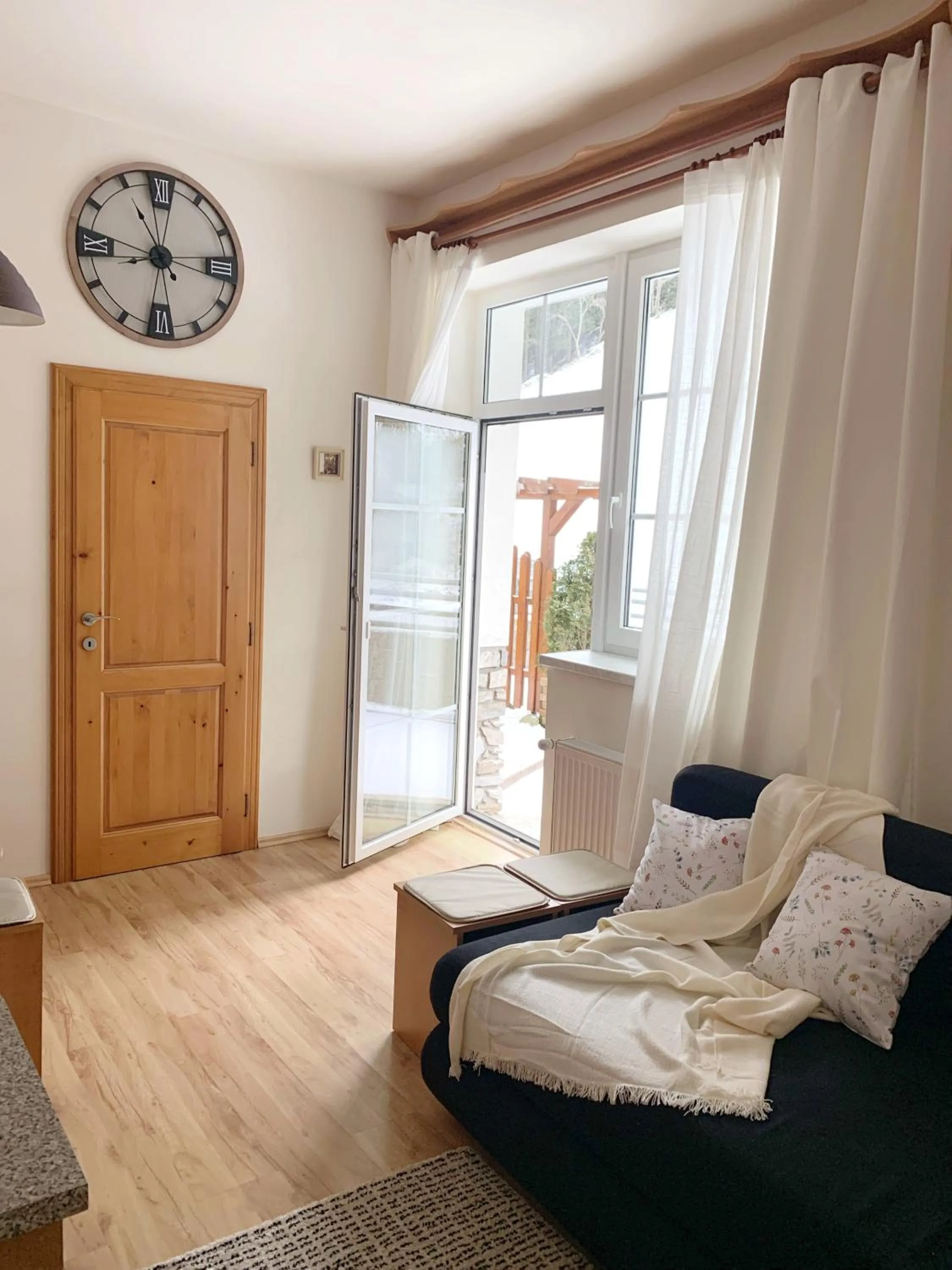 Living room, Bed in Hotel Hvezda