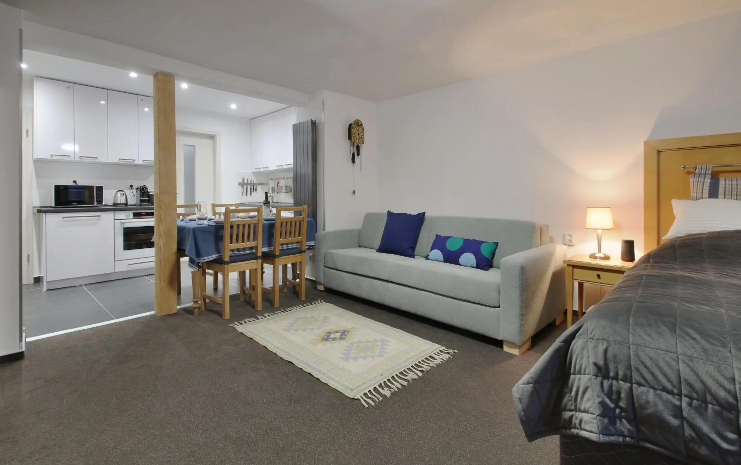 Living room, Bed in Hotel Hvezda