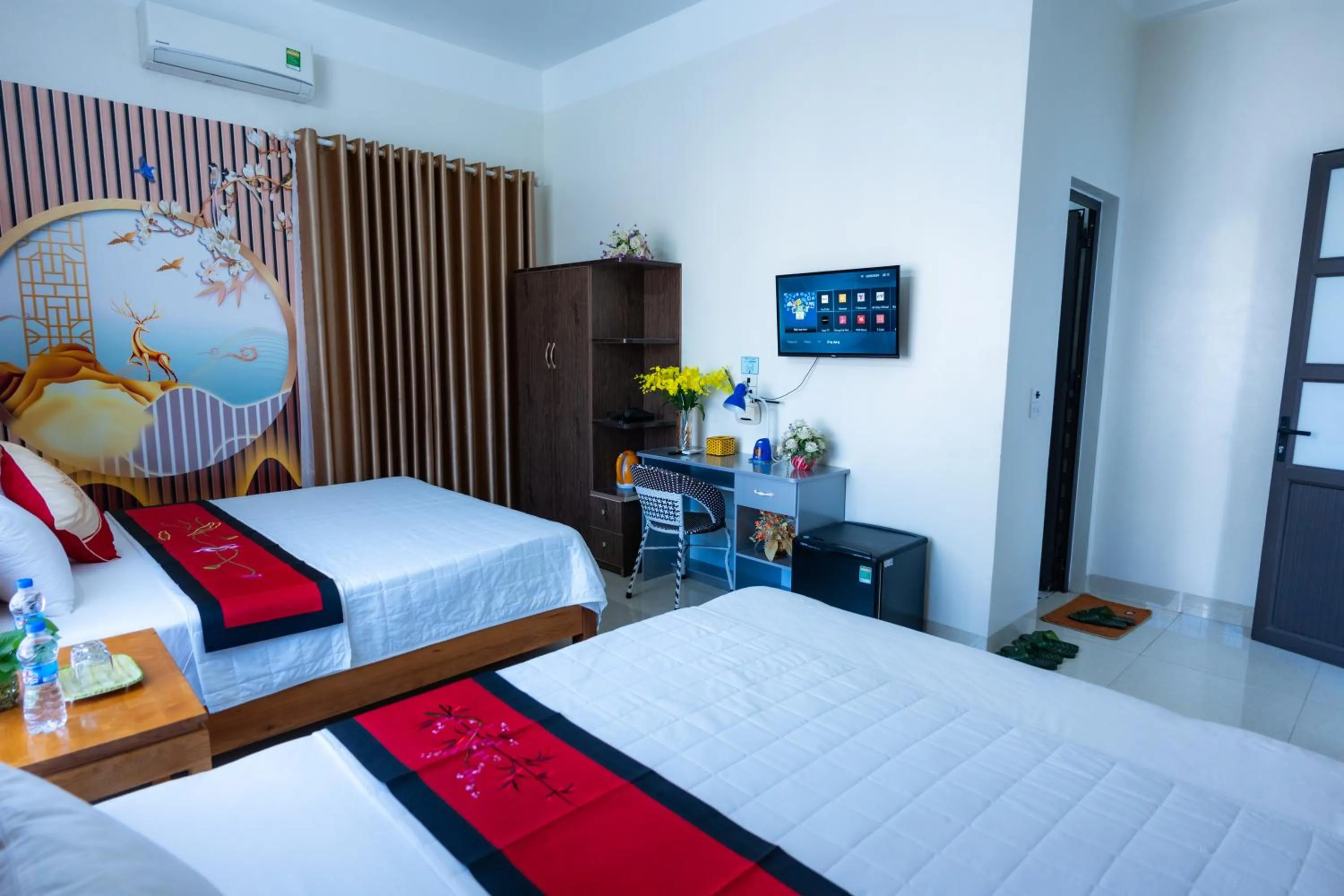 Bedroom, Bed in TAMCOC VUTHANH FRIENDLY Hotel