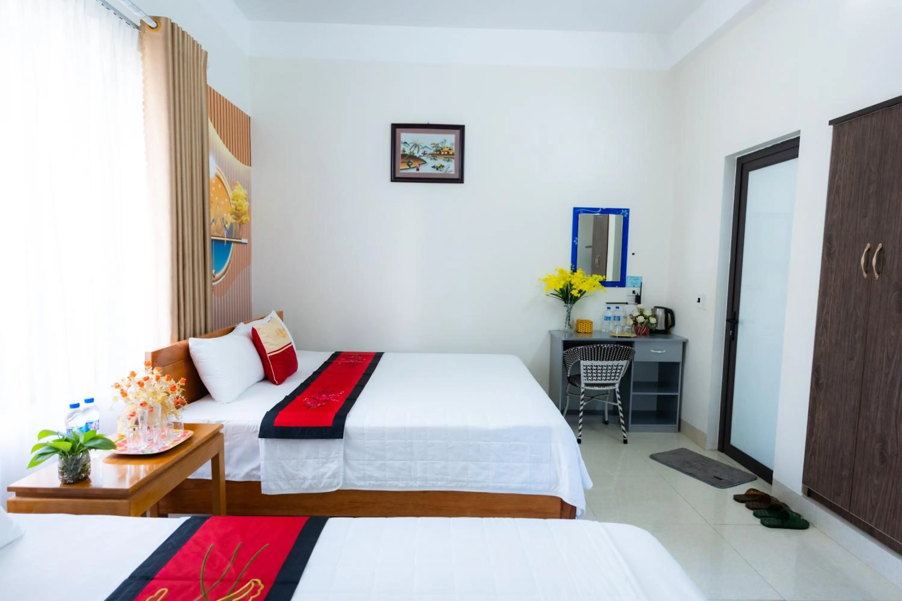 Bedroom, Bed in TAMCOC VUTHANH FRIENDLY Hotel