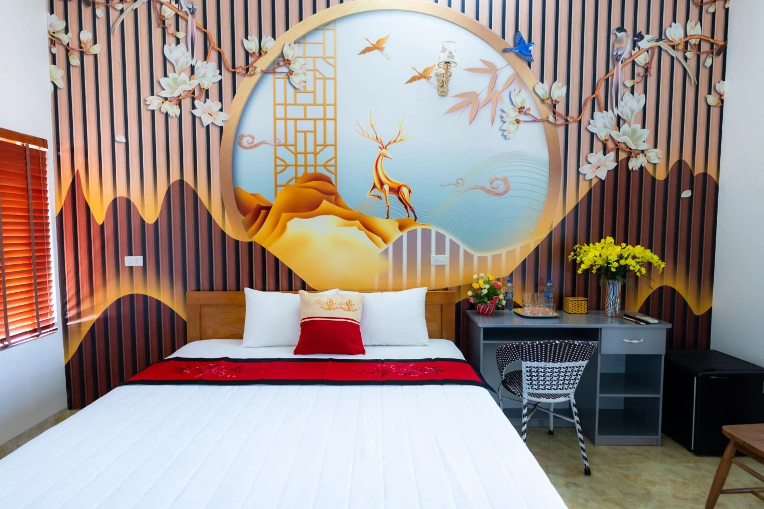 Bedroom, Bed in TAMCOC VUTHANH FRIENDLY Hotel