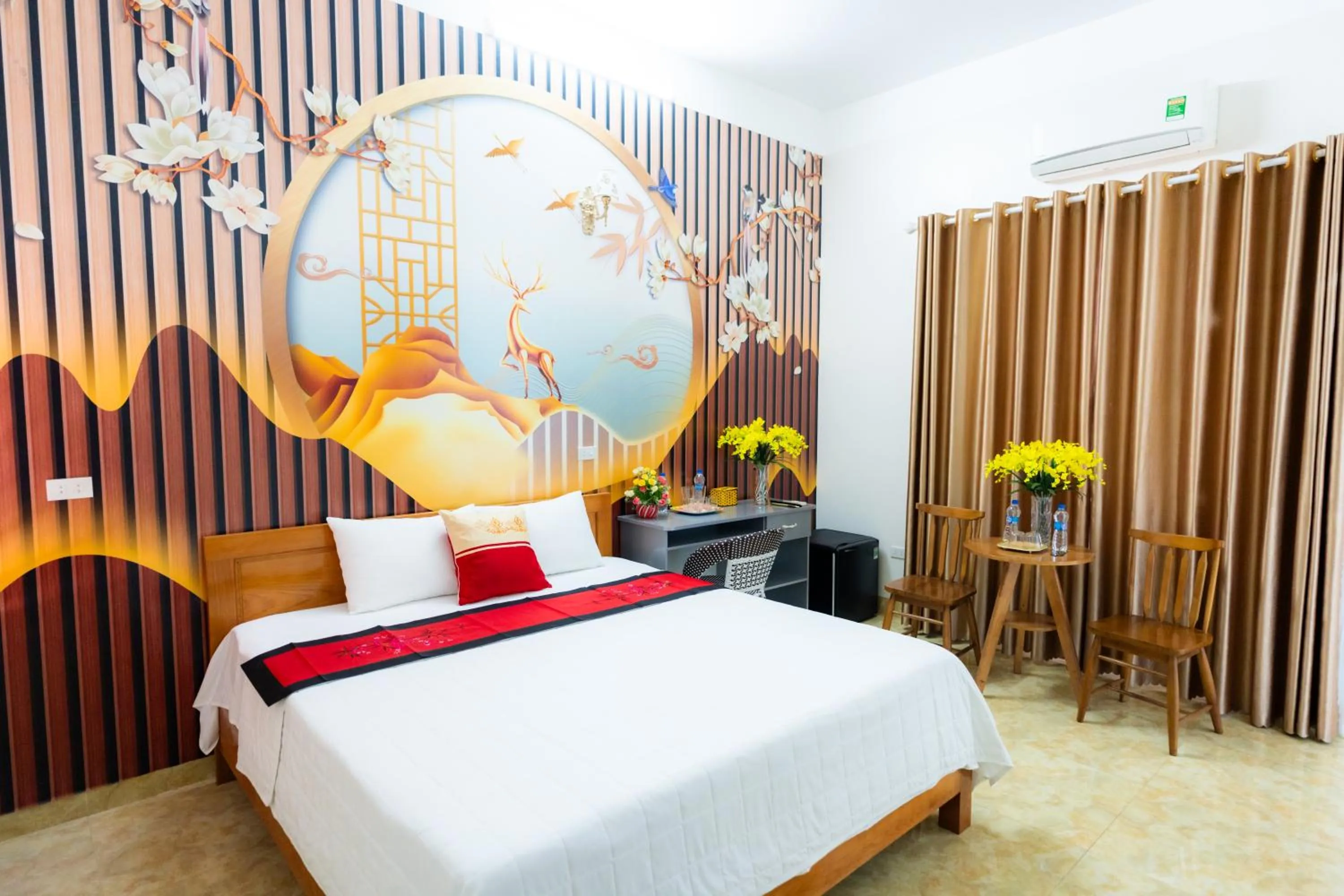 Bedroom, Bed in TAMCOC VUTHANH FRIENDLY Hotel