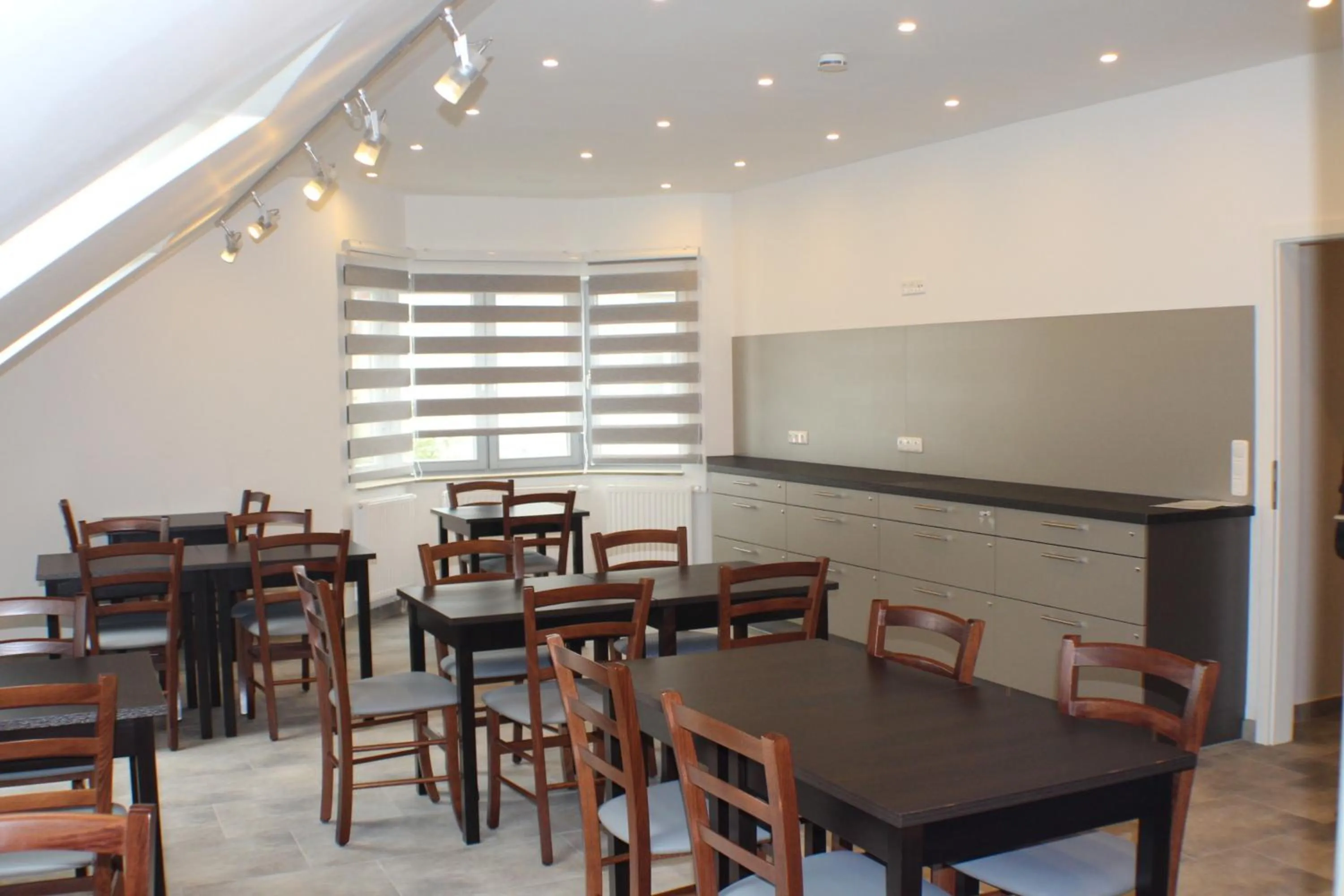 Restaurant/places to eat in Slamba Hostel