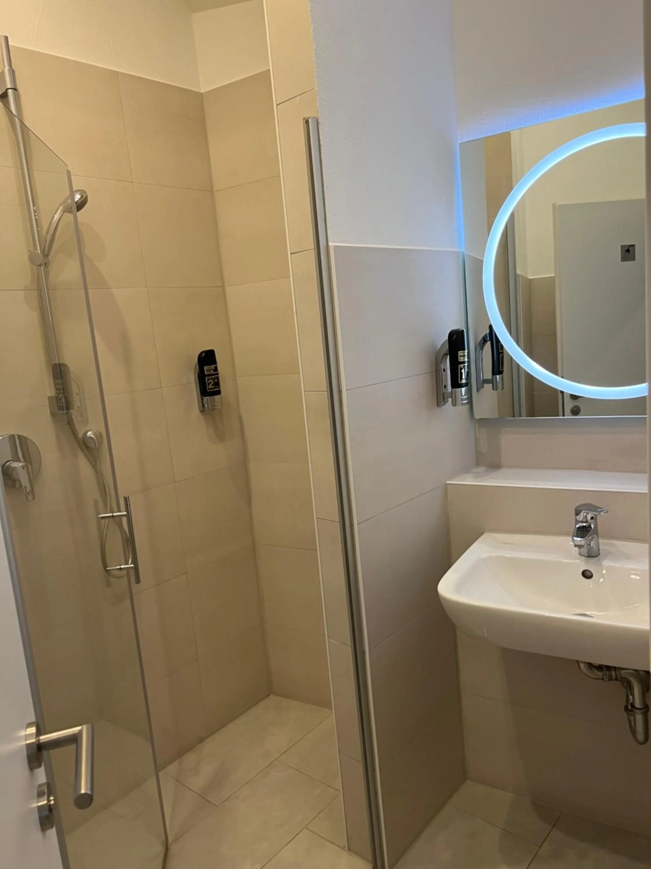 Shower in Slamba Hostel