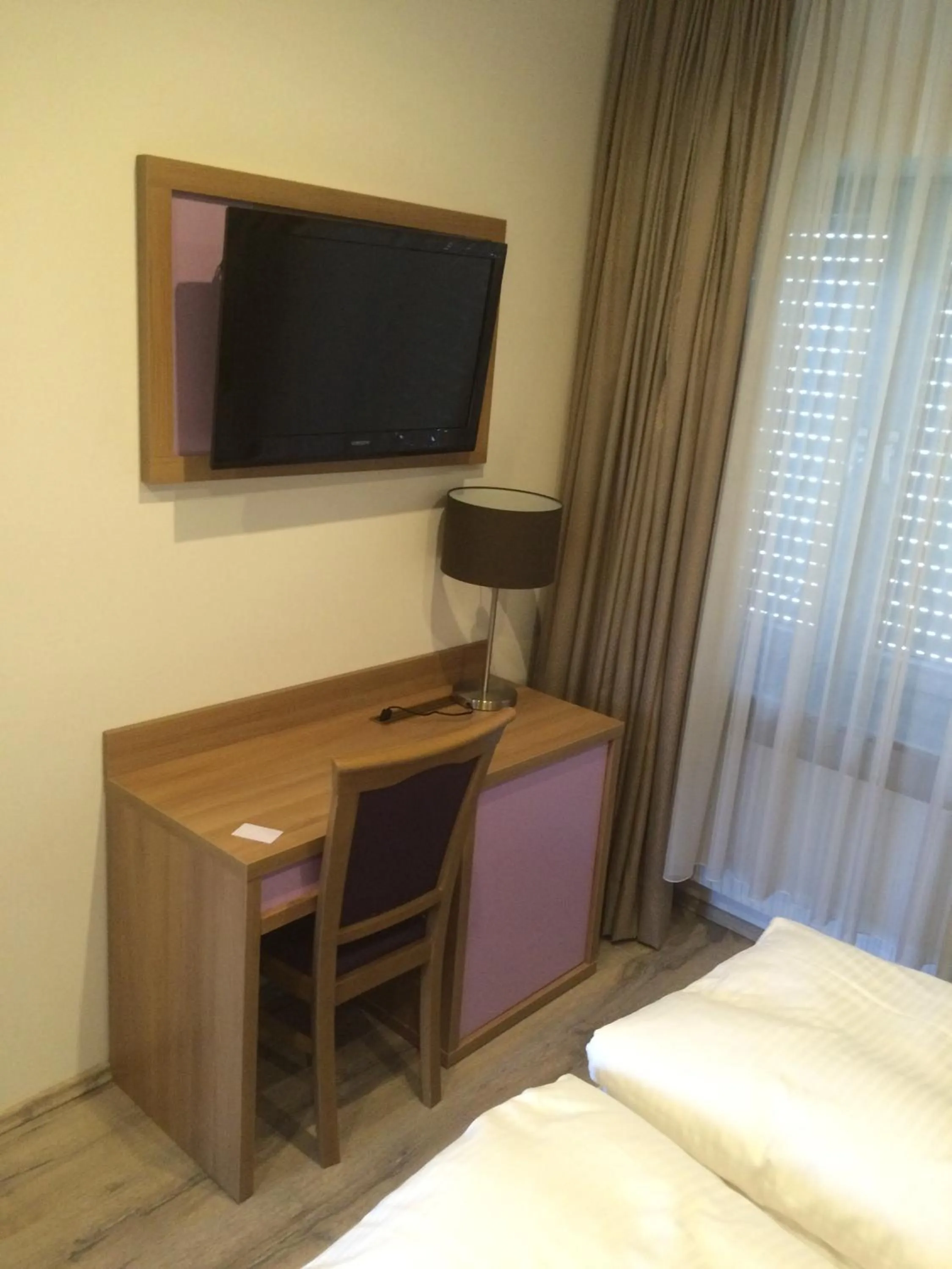 Decorative detail, Bed in Slamba Hostel