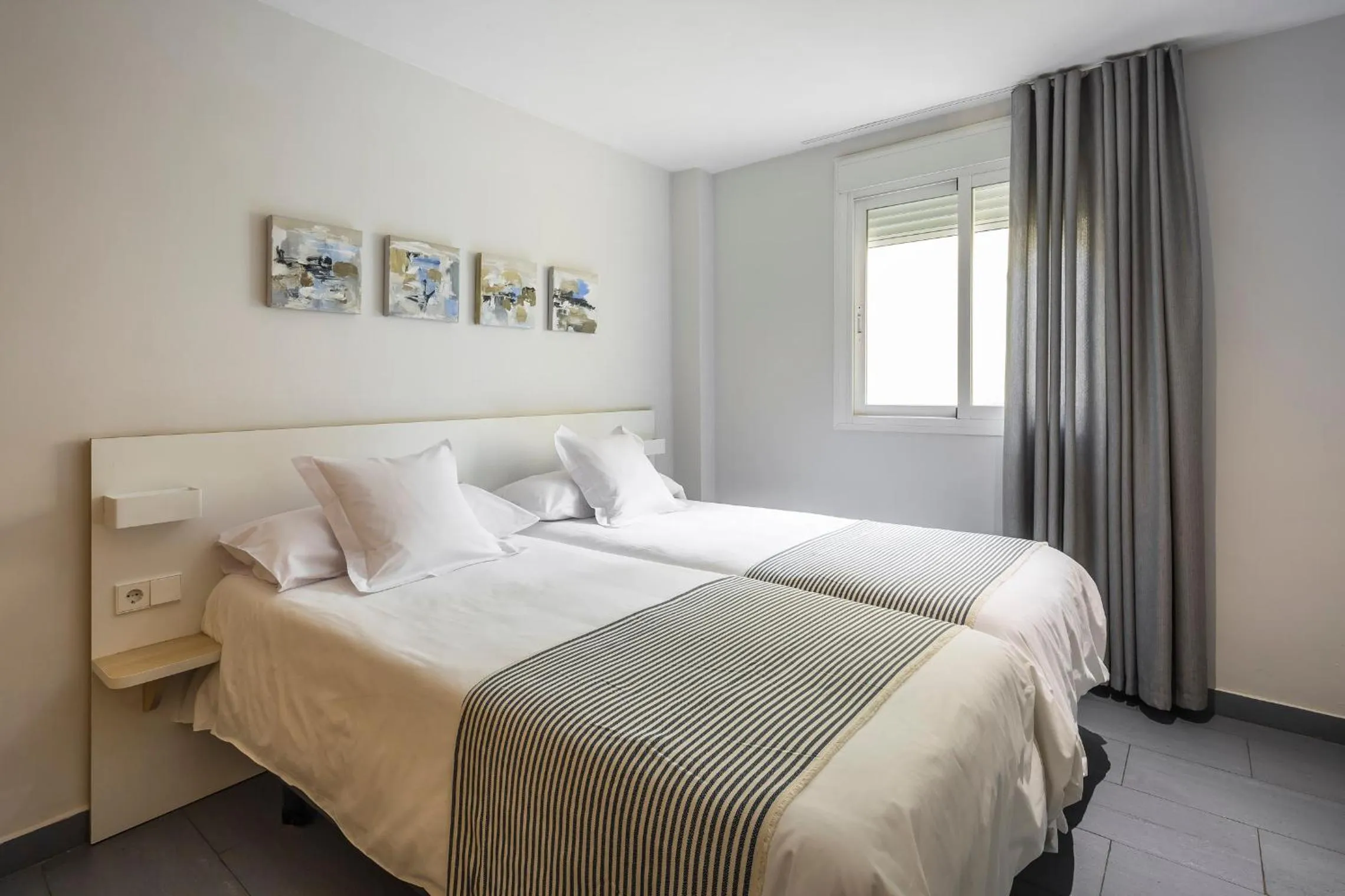 Photo of the whole room, Bed in Mon Suites Carmen