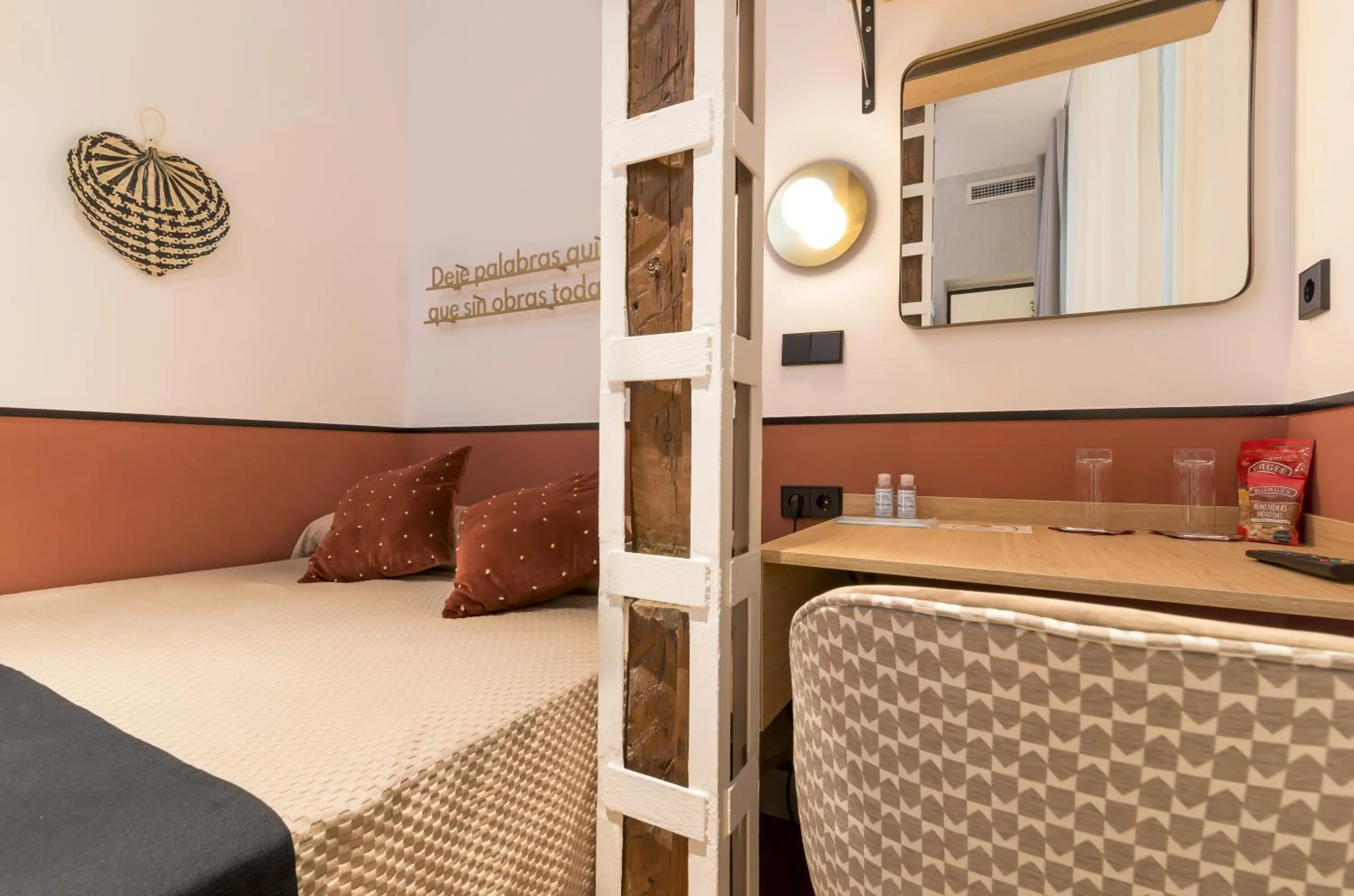 Decorative detail, Bed in Cálamo Guesthouse