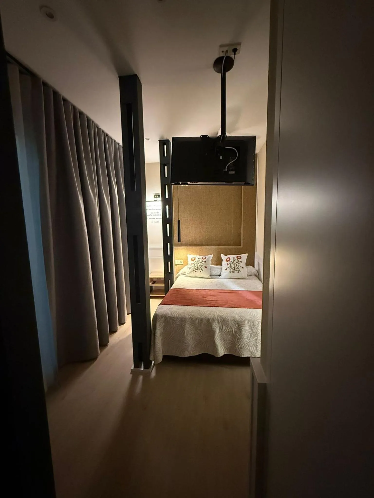 Photo of the whole room, Bed in Cálamo Guesthouse