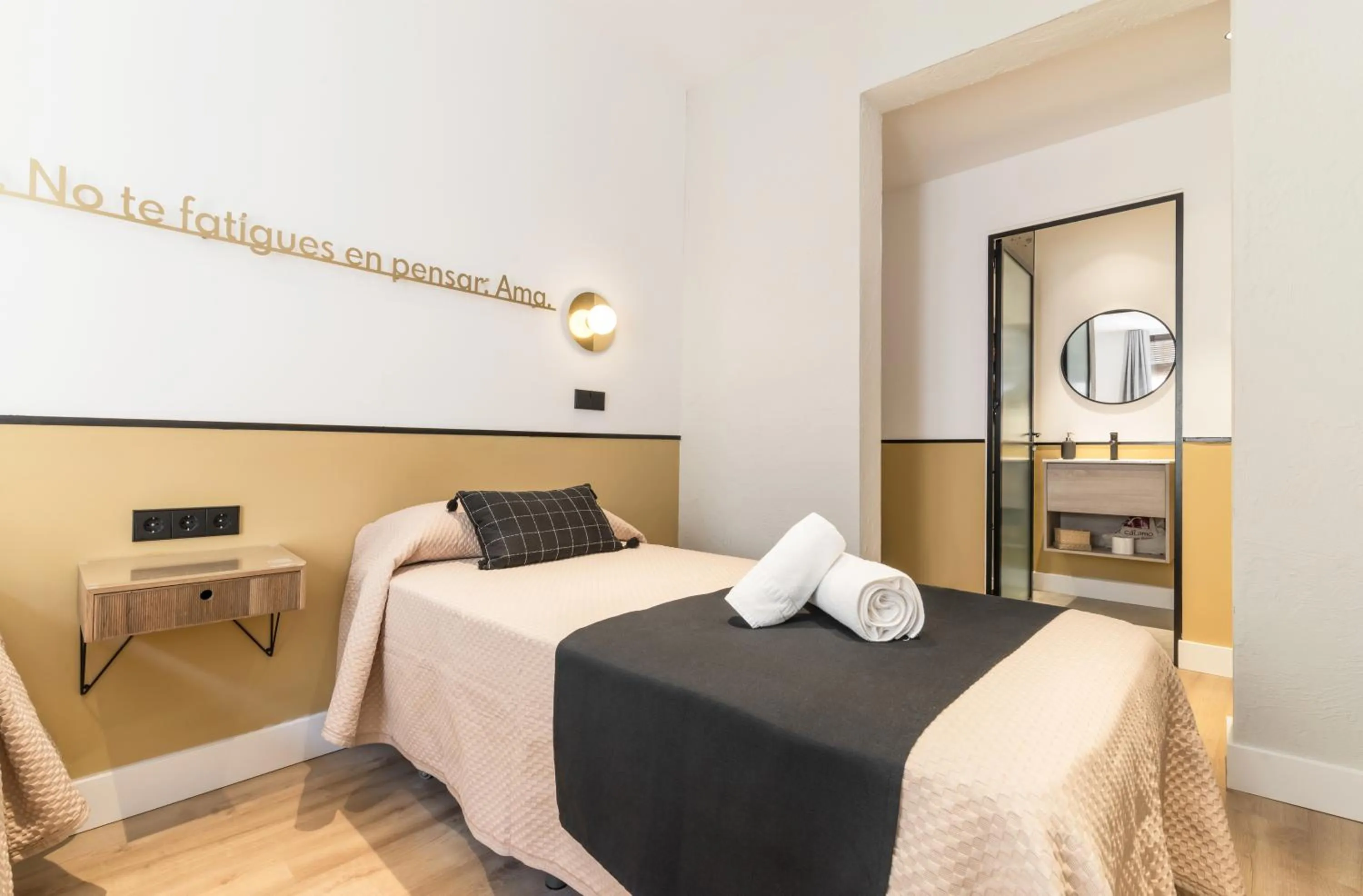 Photo of the whole room, Bed in Cálamo Guesthouse