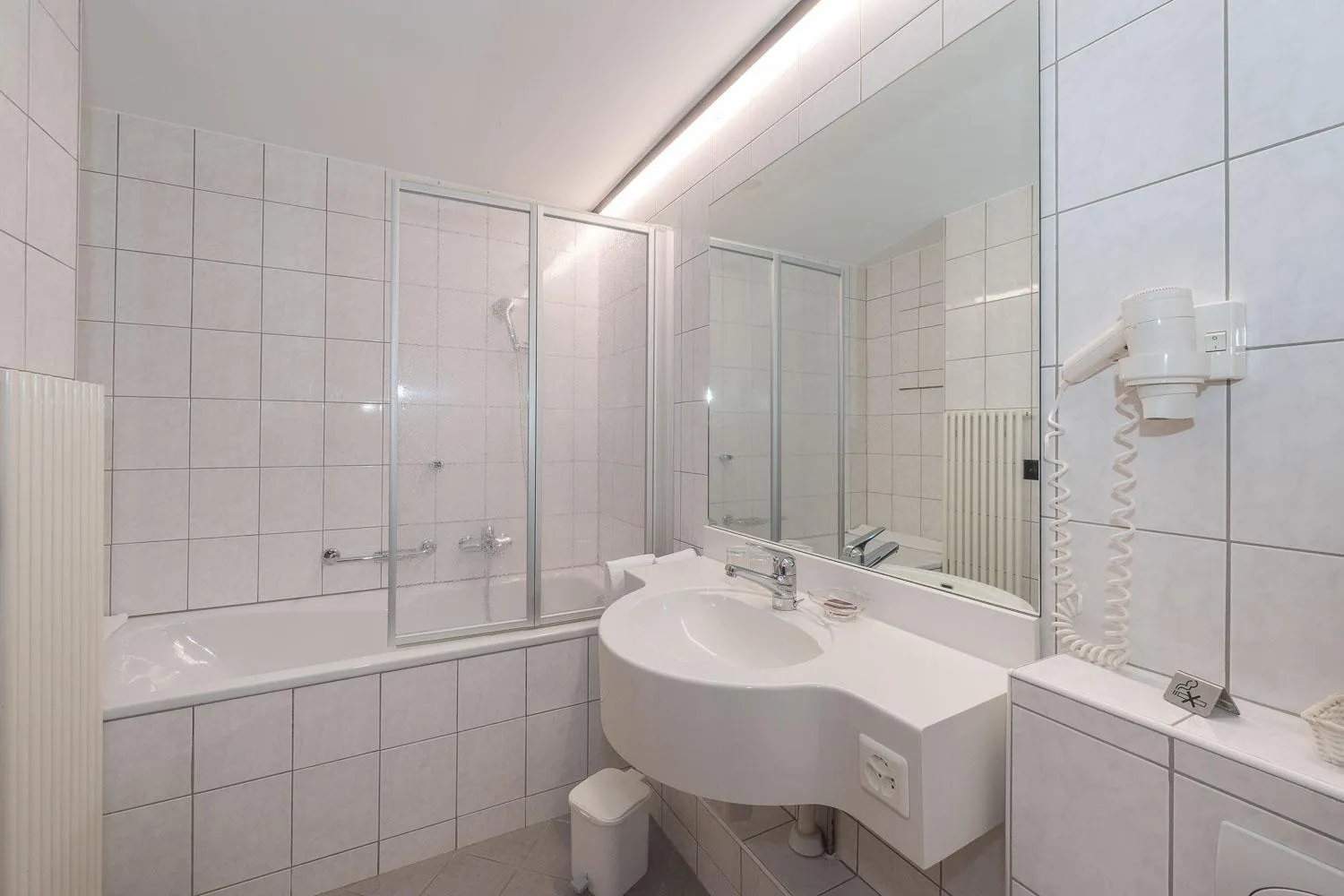 Bathroom in Hotel Alex Business & SPA