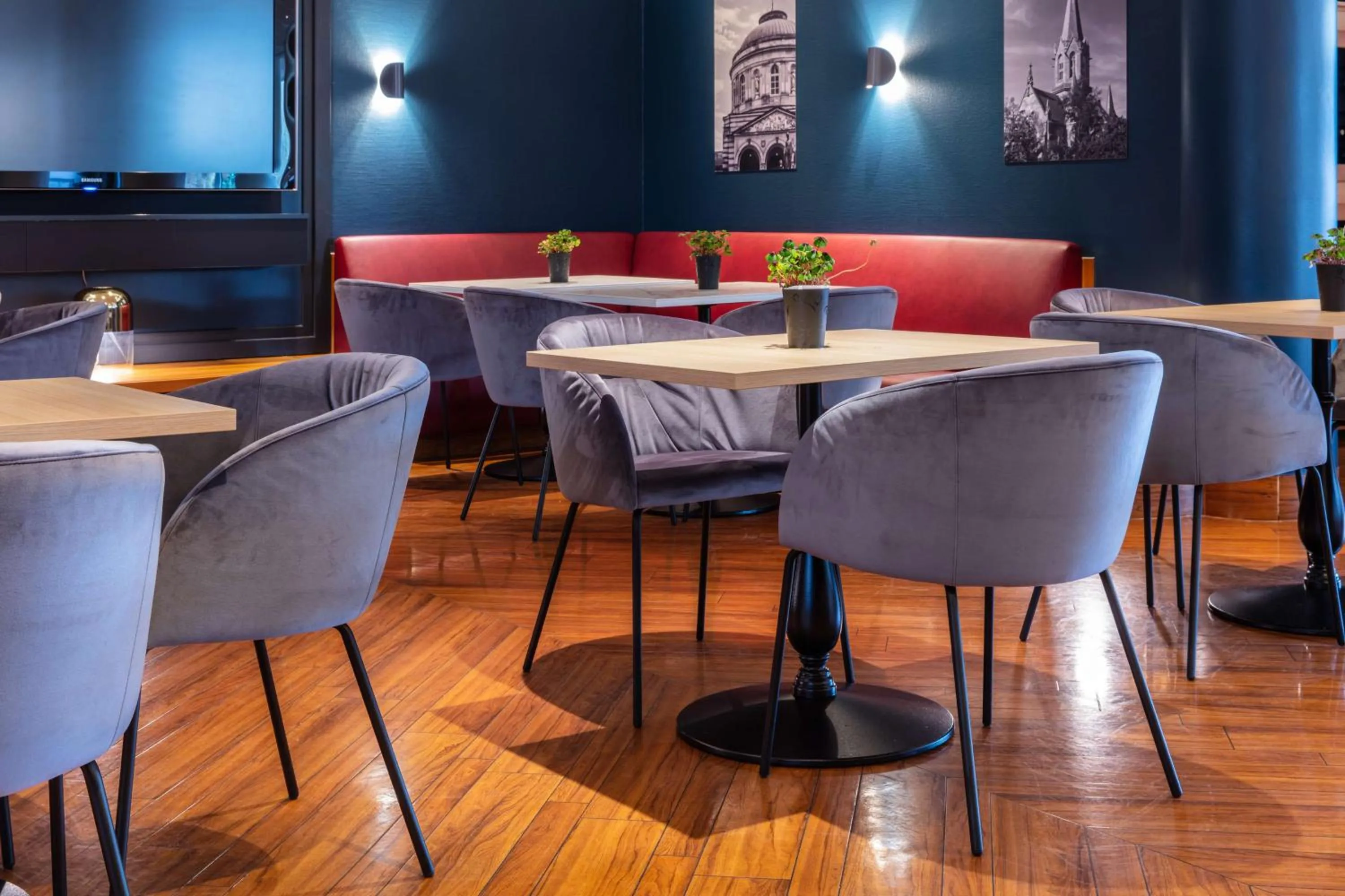 Lounge or bar in Radisson Blu Hotel Karlsruhe