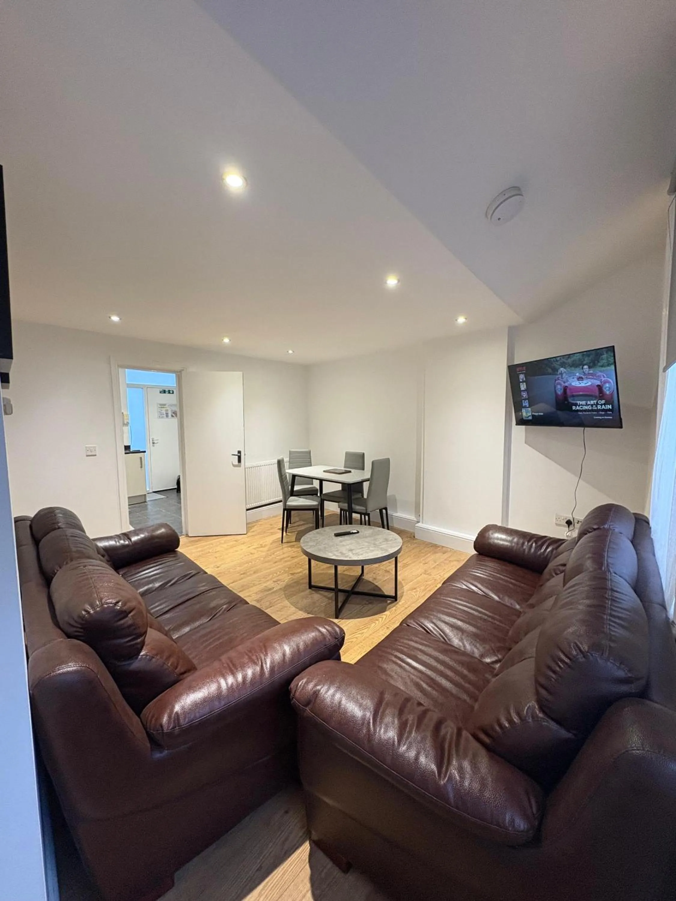 TV and multimedia in H.V Apartments