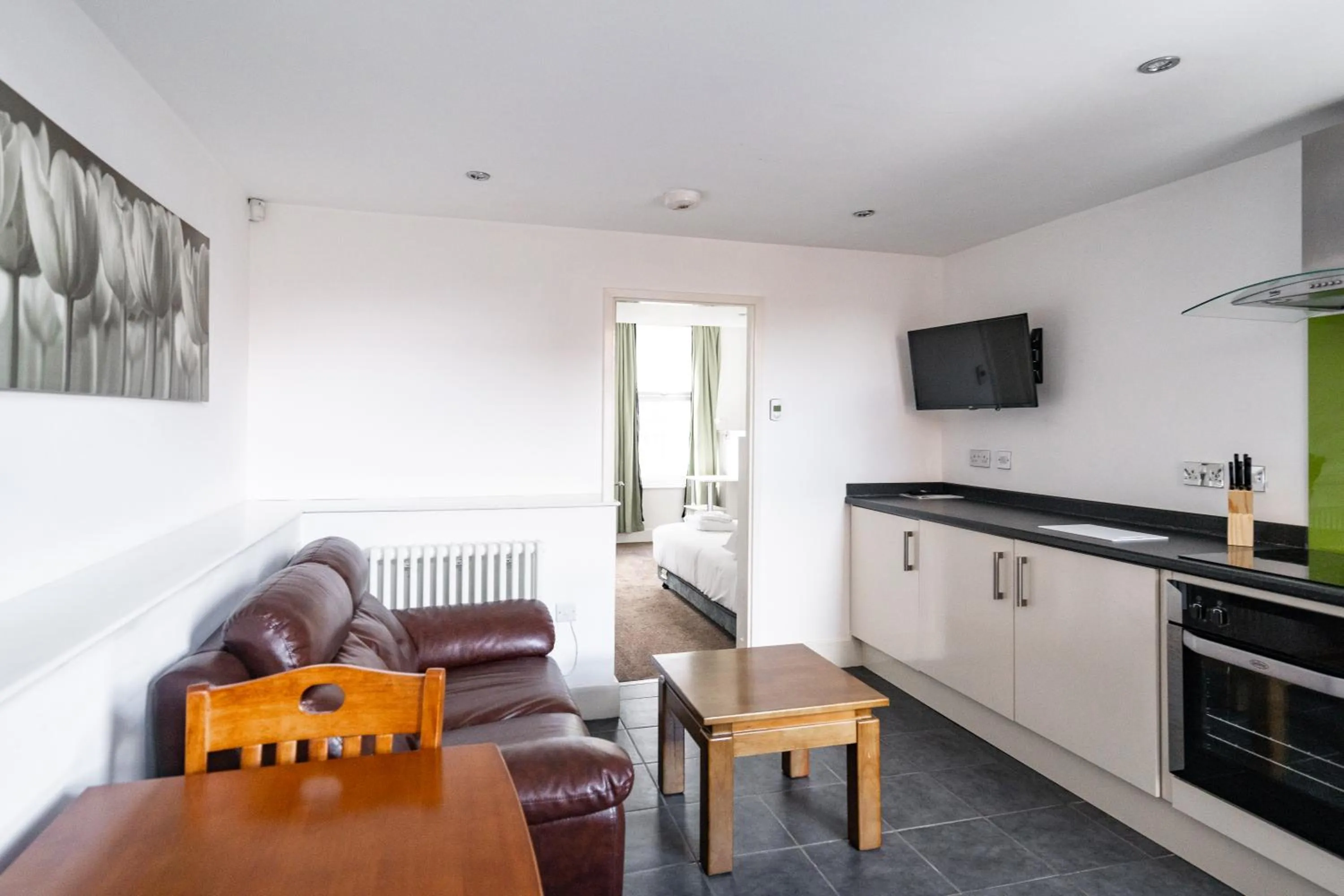 TV and multimedia in H.V Apartments