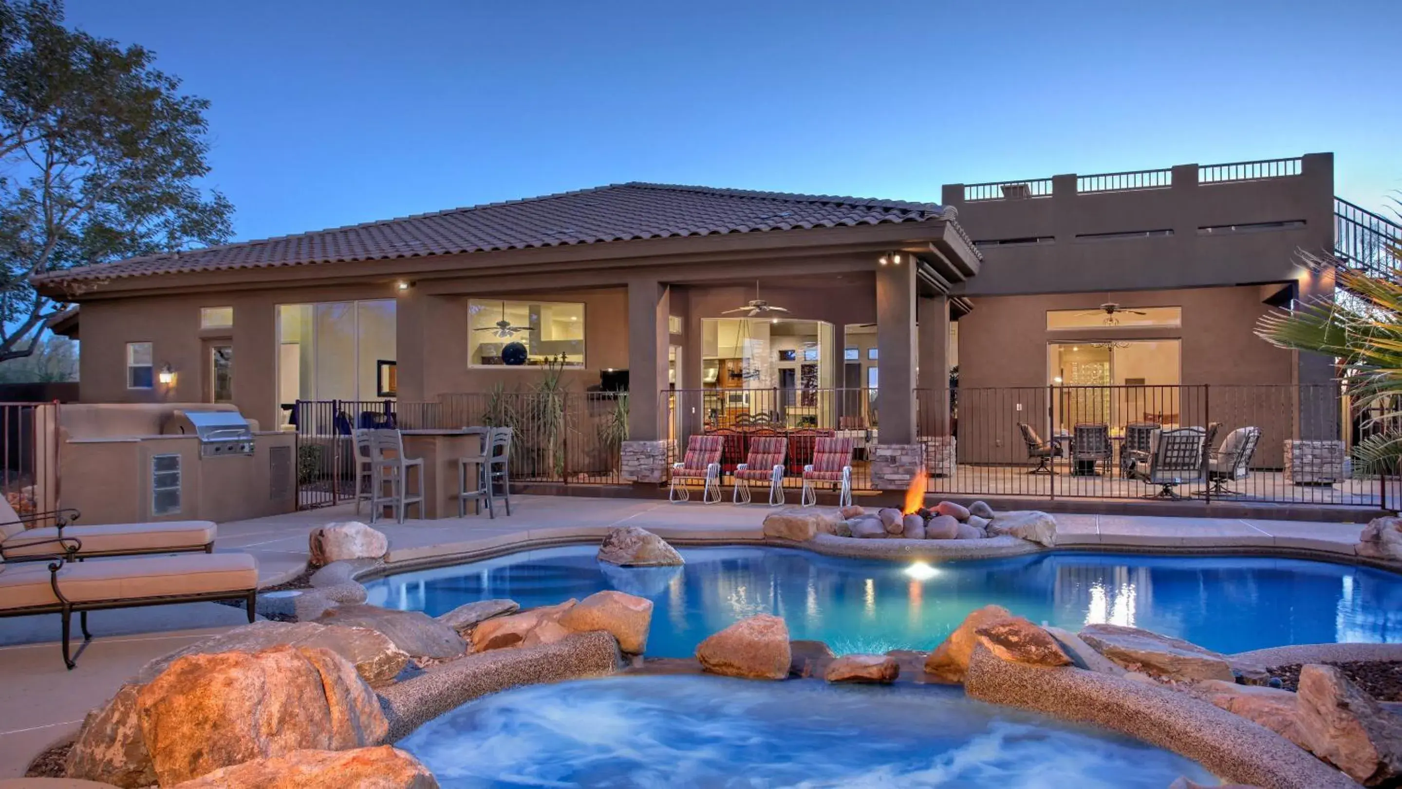 Custom Home 2 ACRES True Indoor-Outdoor Living Custom Home 2 ACRES True Indoor-Outdoor Living