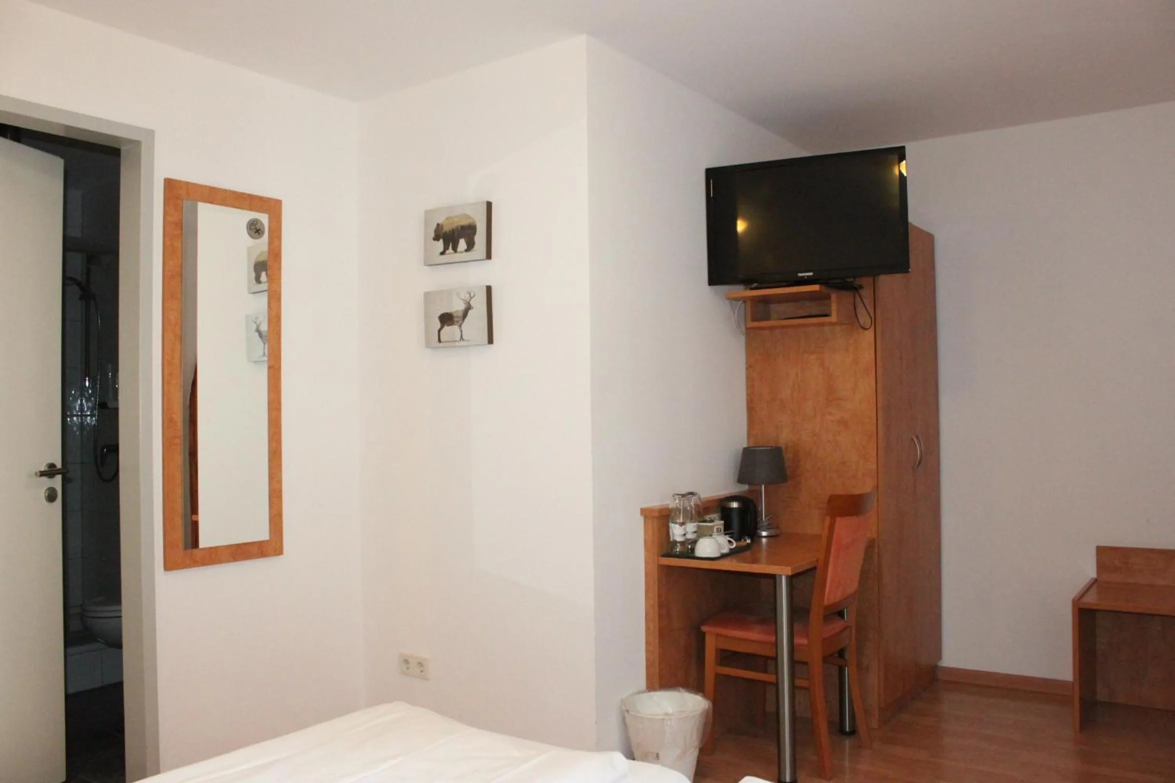 Photo of the whole room, Bed in Hotel Waitzingers