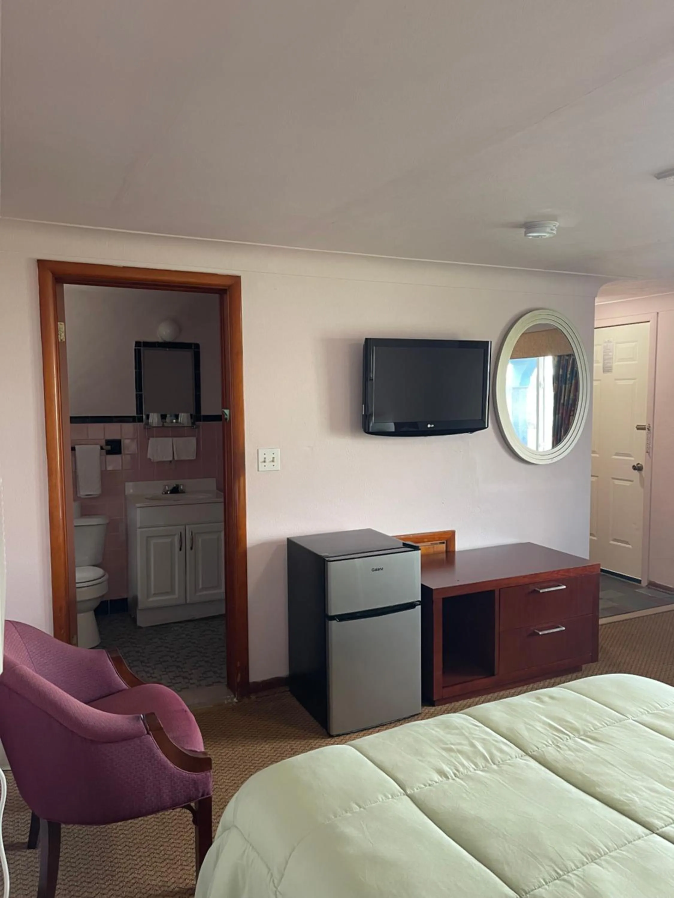 Bed in Best Motel Bowling Green