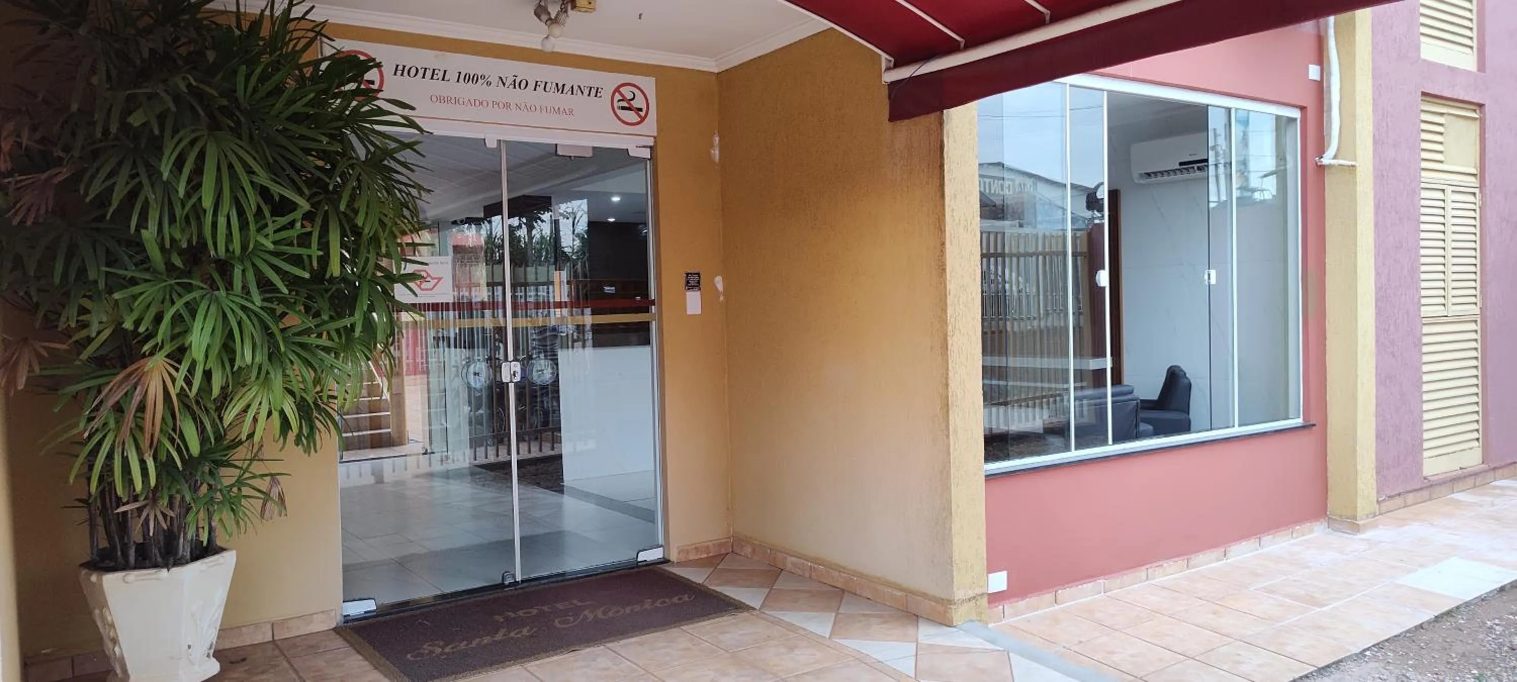 Facade/entrance in Hotel Sta Mônica Marília