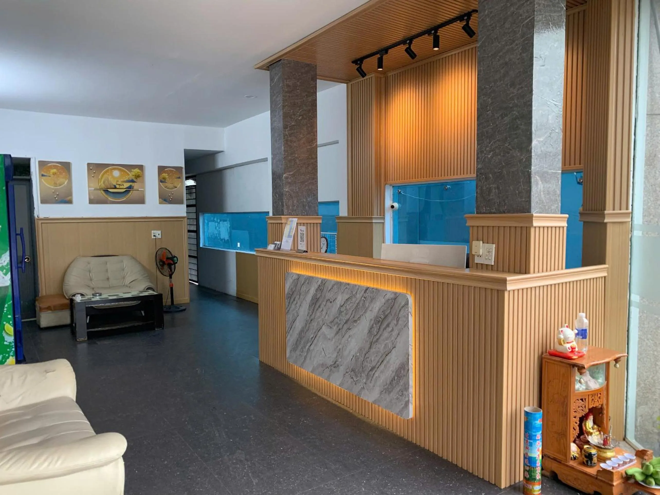 Communal lounge/ TV room in Khách sạn Hoa Anh Anh