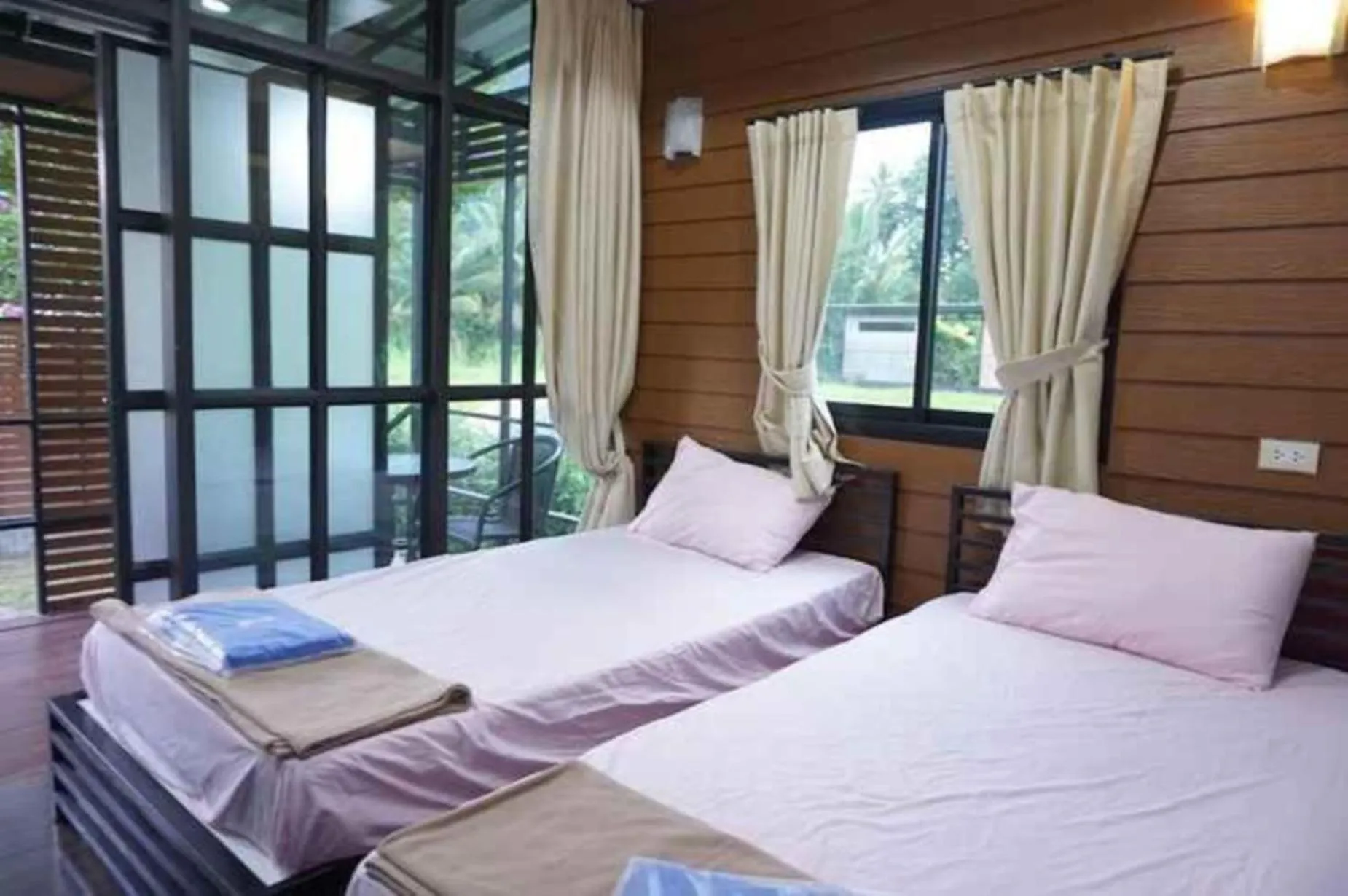 Property building, Bed in Baan Rim Nam Resort