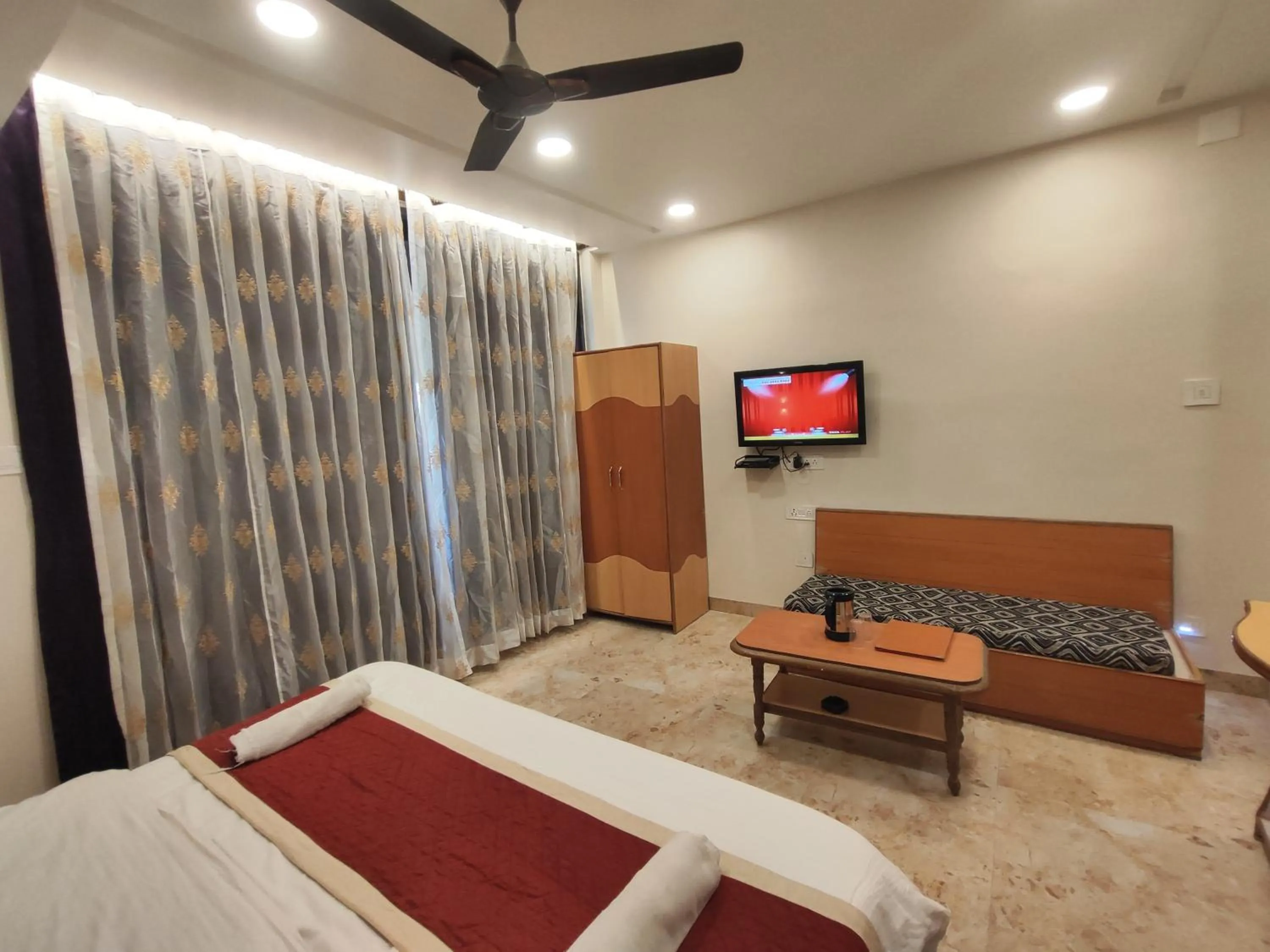 Bed in Hotel Always Welcome by SAH