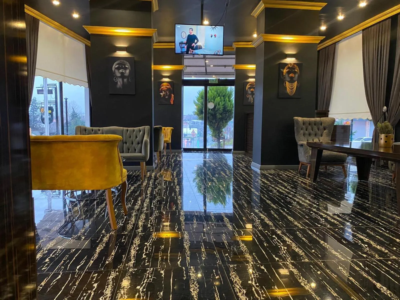 Communal lounge/ TV room in OTTOMAN İSTANBUL AİRPORT OTEL