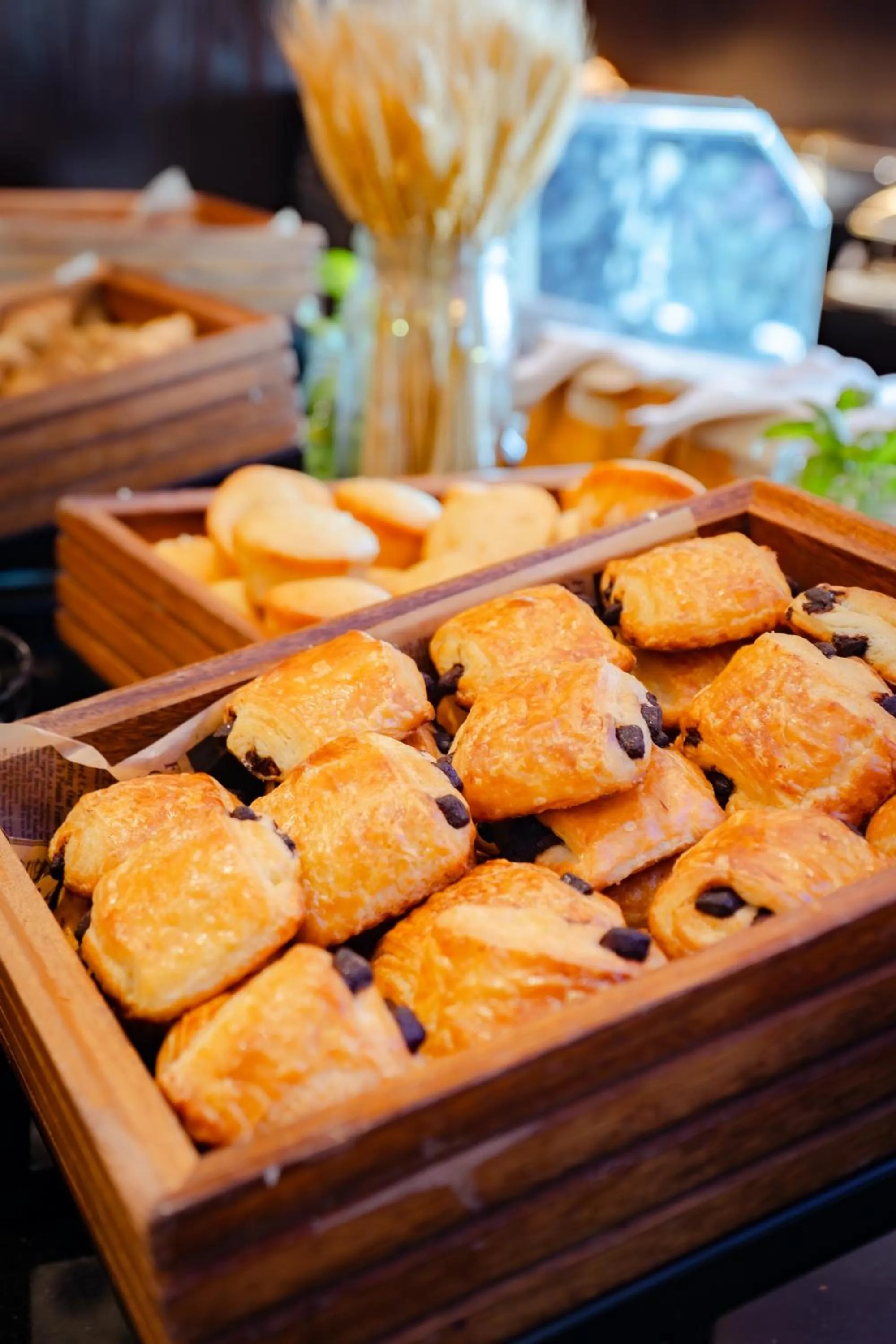 Buffet breakfast in Metropolitan Al Mafraq Hotel