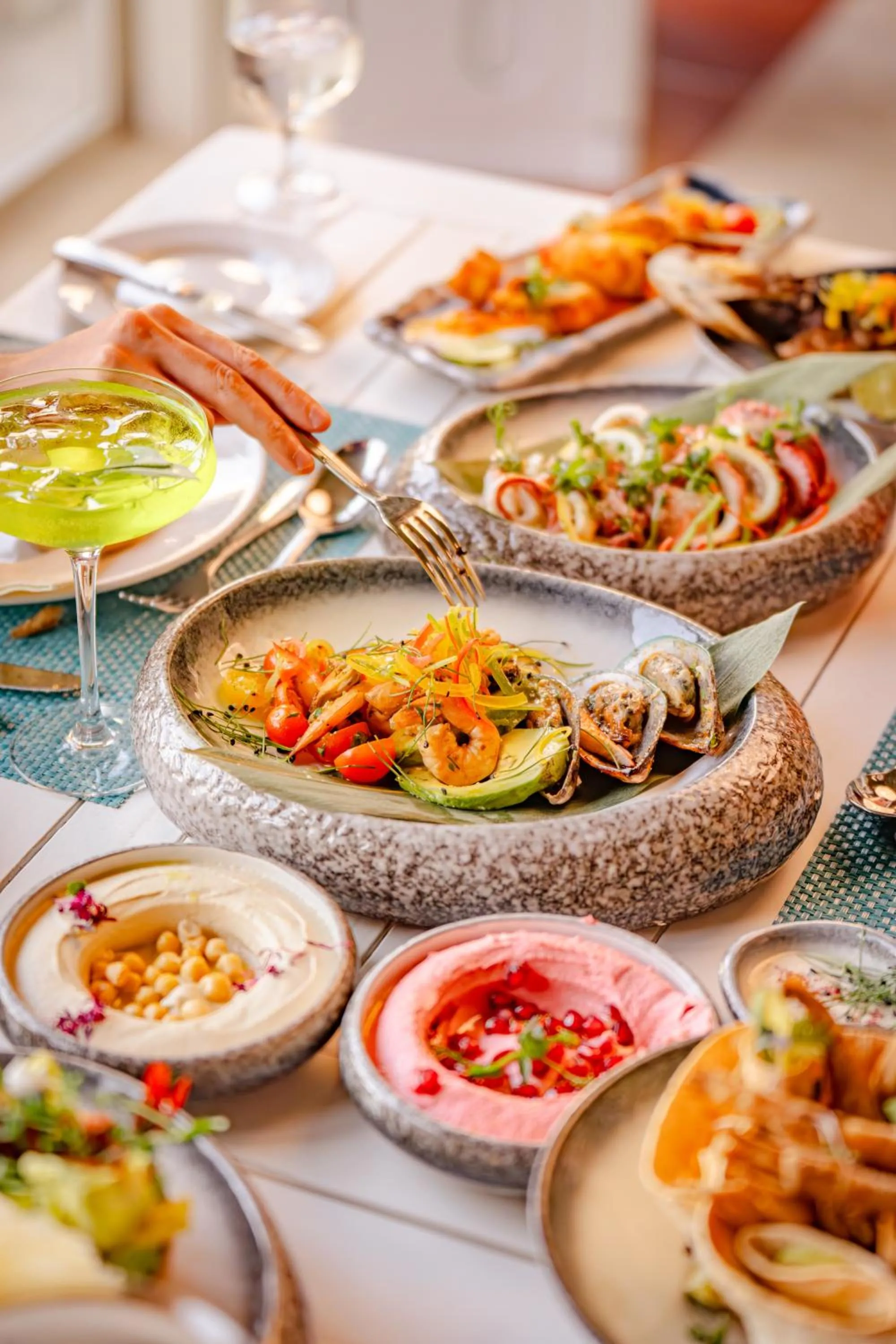 Food and drinks in Metropolitan Al Mafraq Hotel