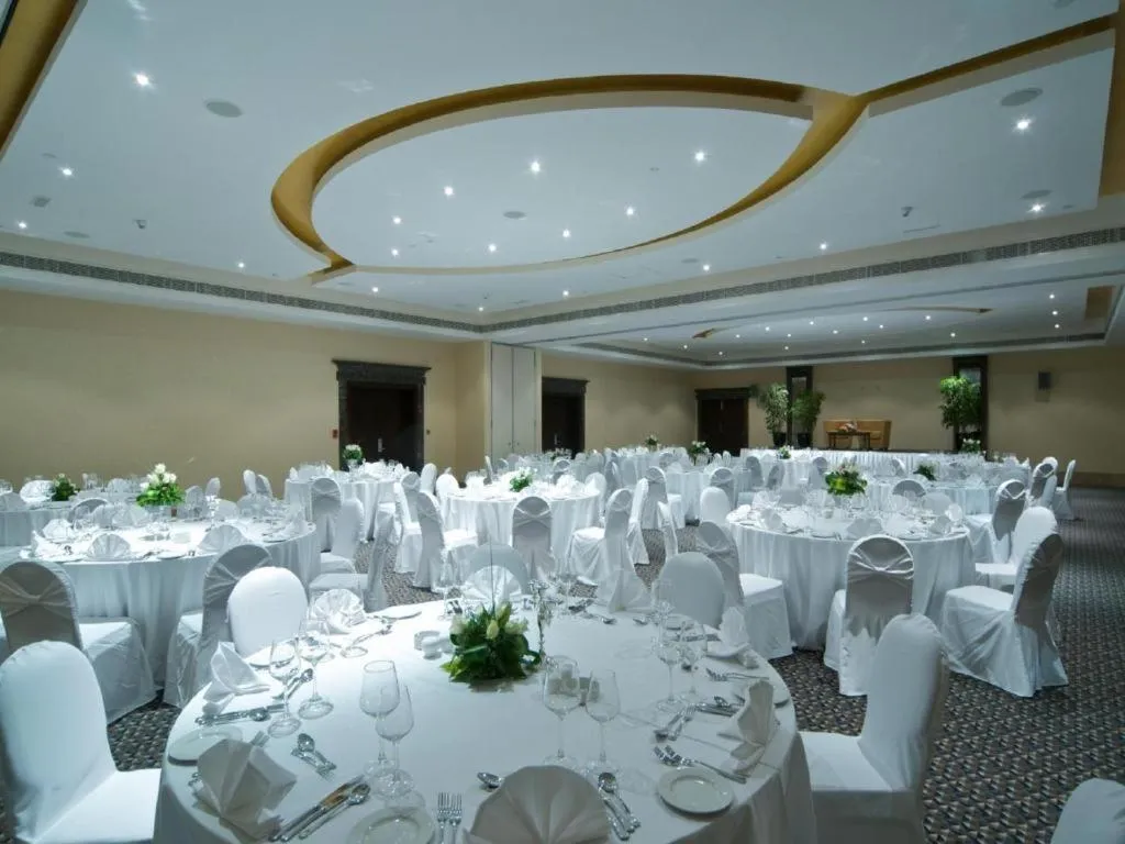 Banquet/Function facilities in Metropolitan Al Mafraq Hotel