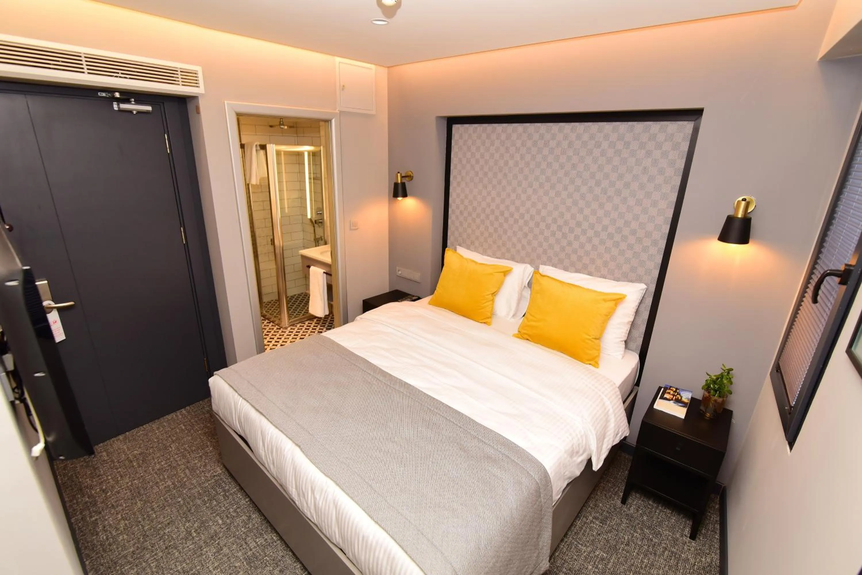 Bed in The Row Taksim Hotel