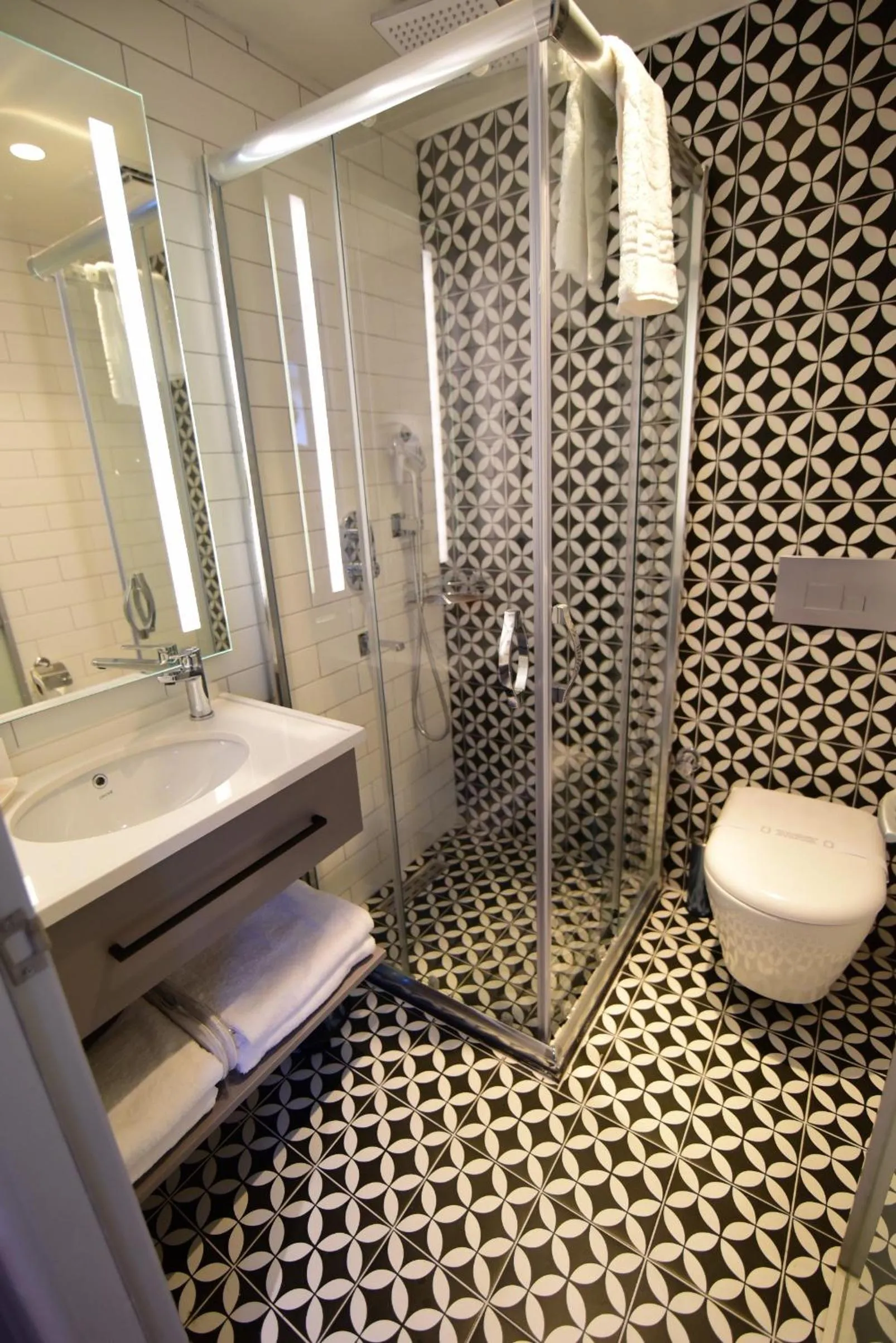 Shower in The Row Taksim Hotel