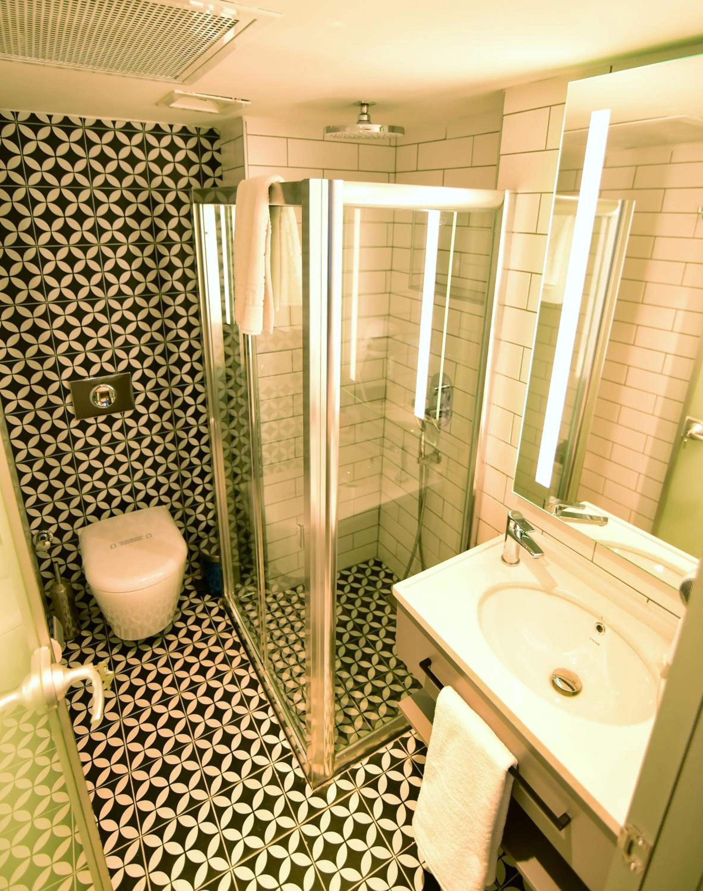 Shower in The Row Taksim Hotel