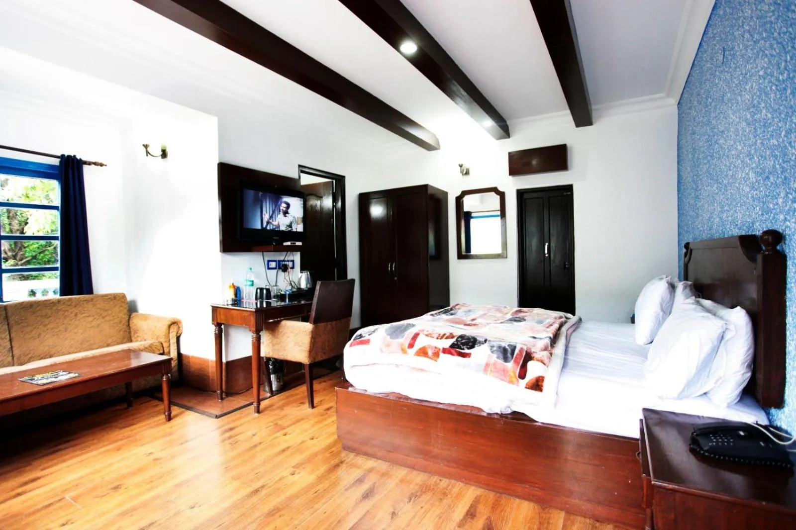 Photo of the whole room, Bed in Manu Maharani Regency