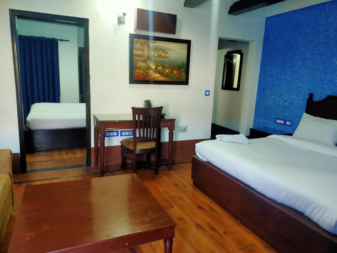 room service, Bed in Manu Maharani Regency