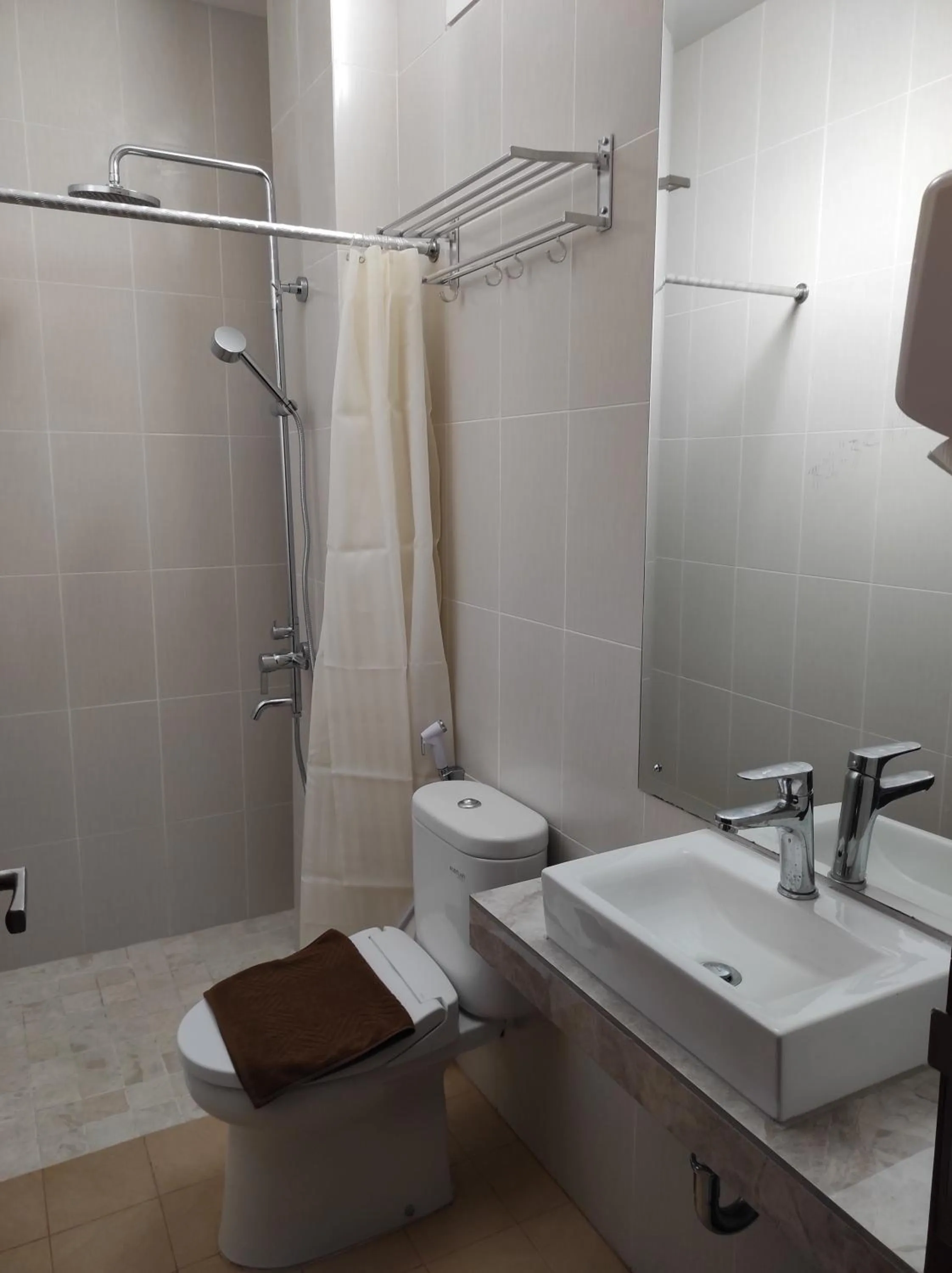 Shower in Kubu Di-Kayla's