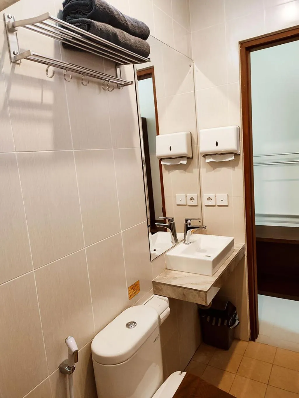 Shower in Kubu Di-Kayla's