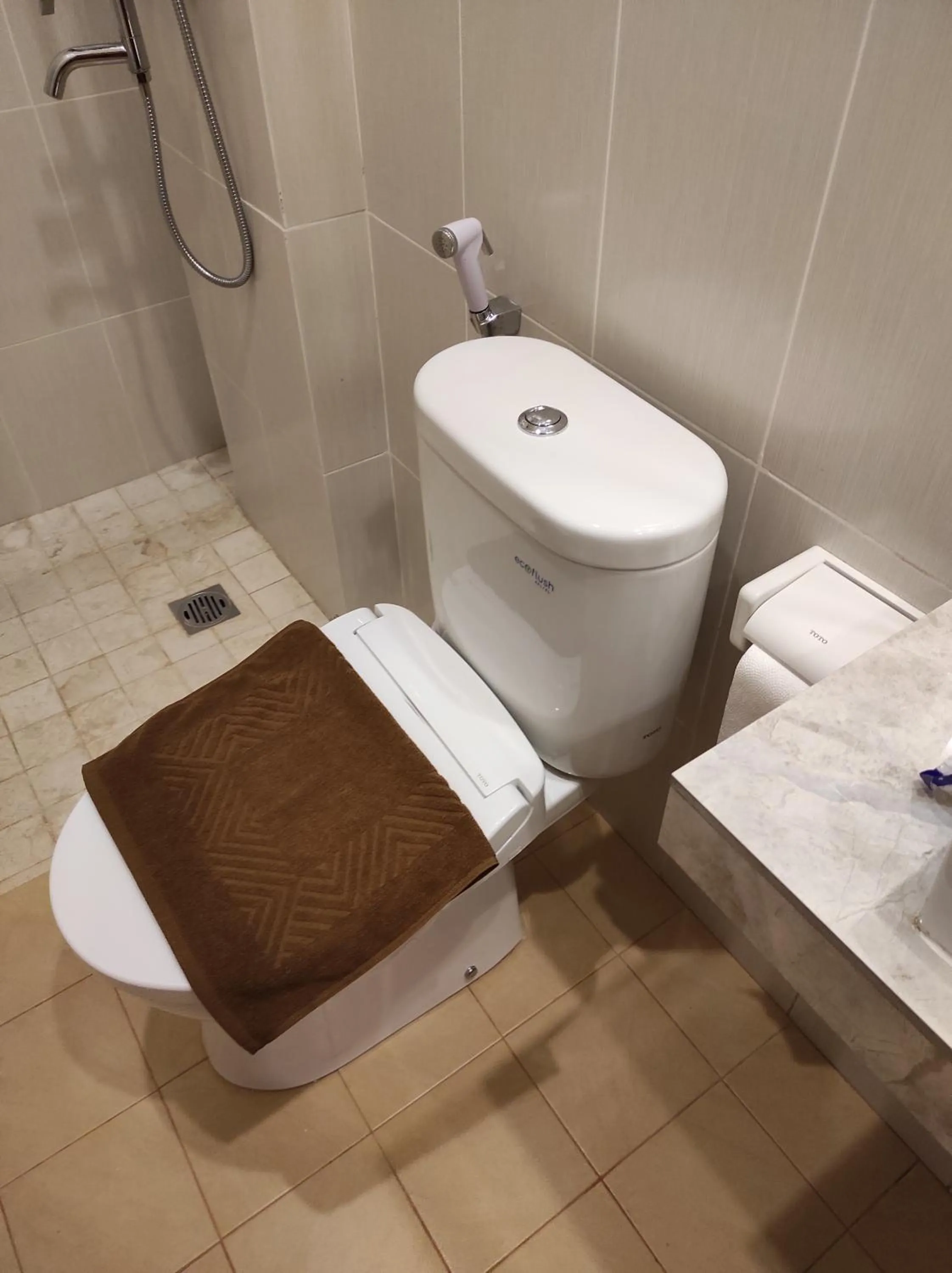 Shower in Kubu Di-Kayla's