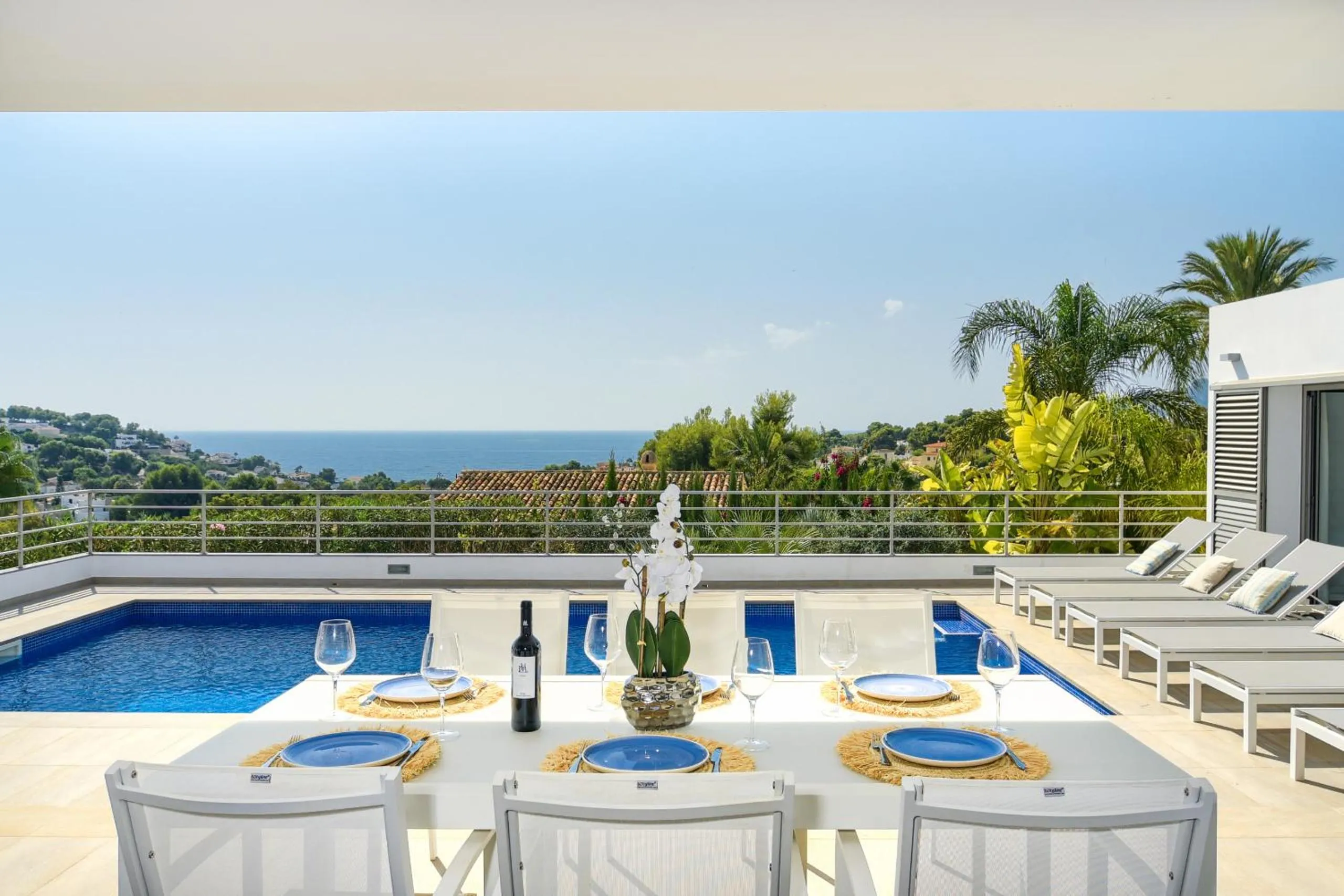 Swimming pool in Graham Holiday Rentals - Baladrar