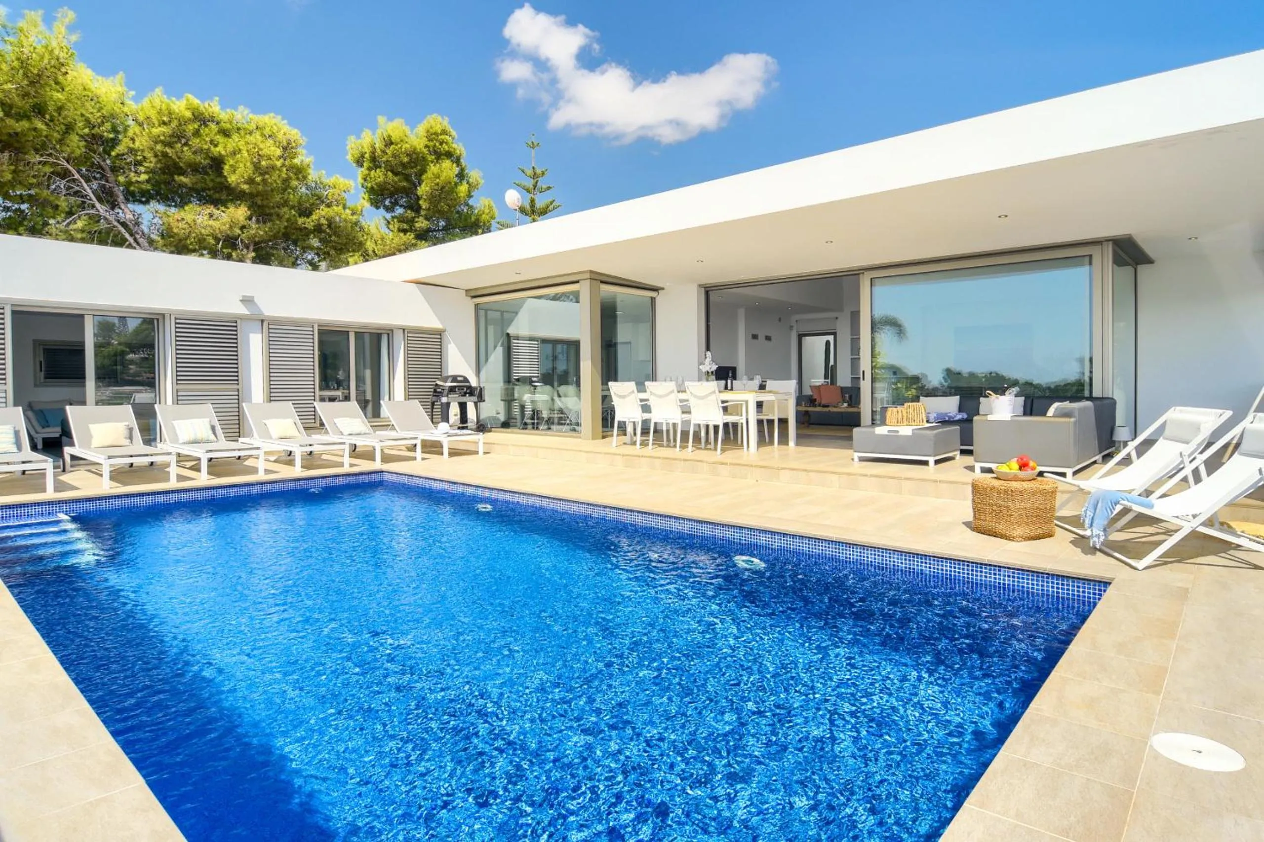 Swimming pool in Graham Holiday Rentals - Baladrar