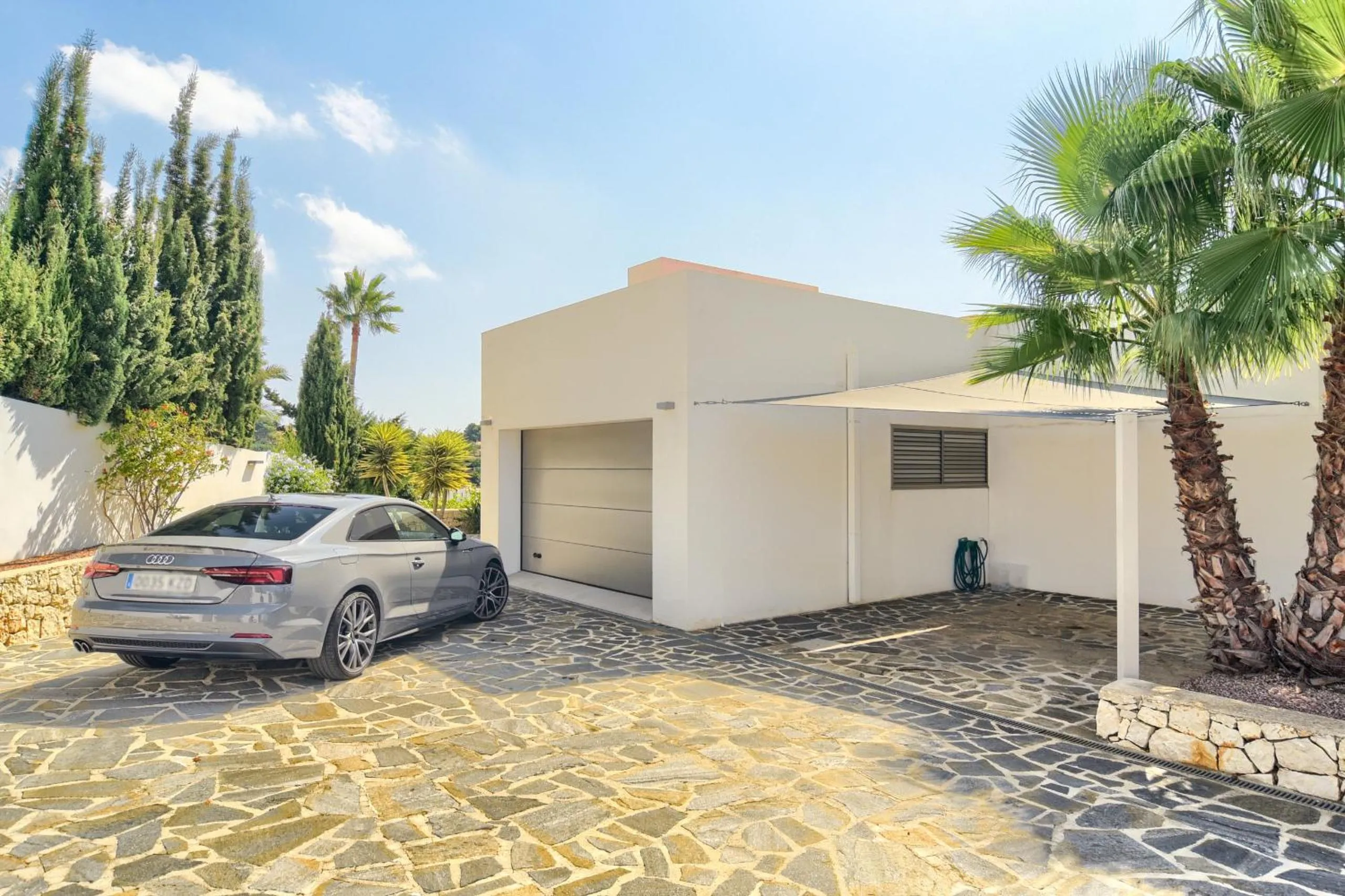 Property building in Graham Holiday Rentals - Baladrar