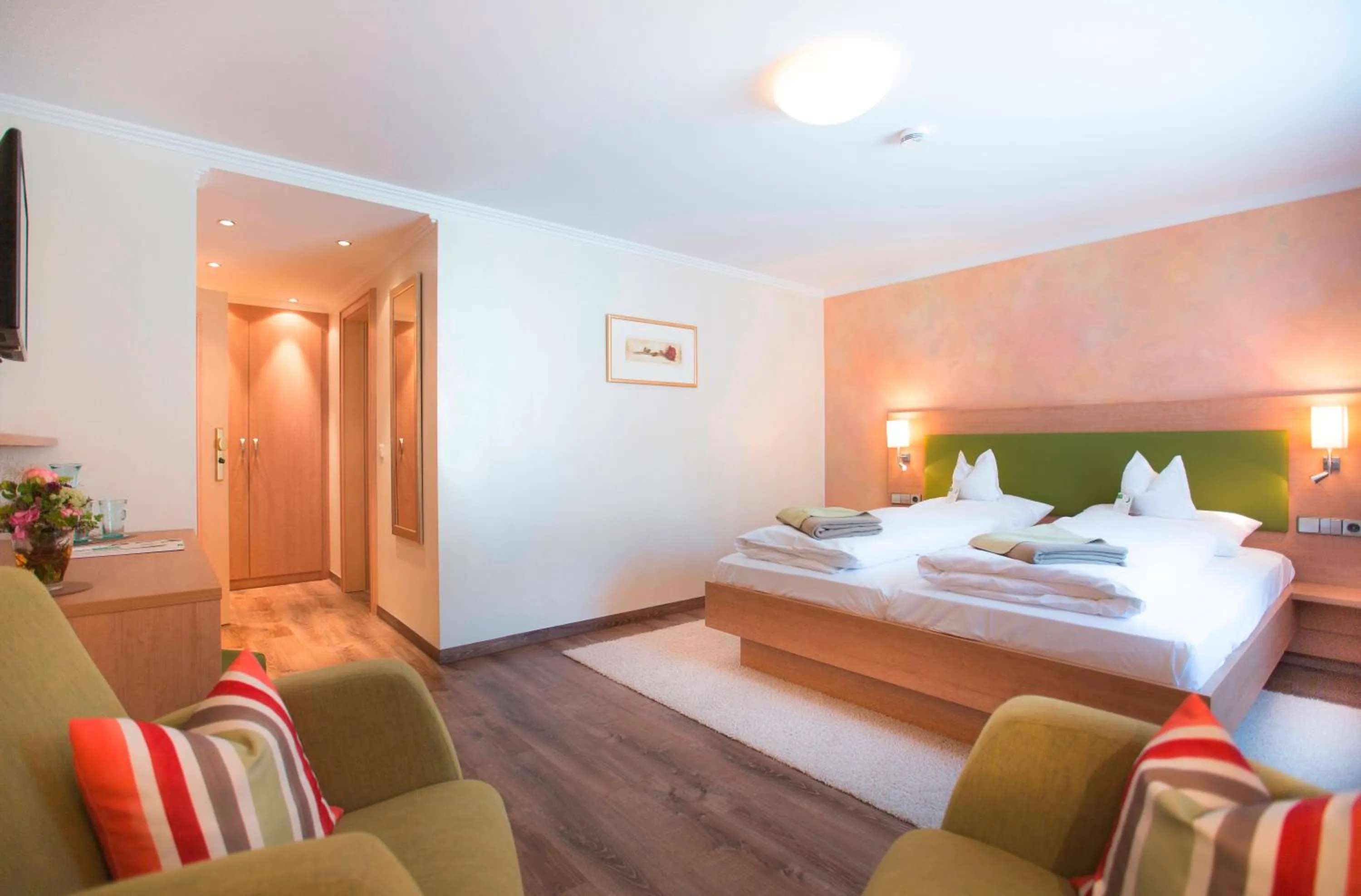 Photo of the whole room, Bed in Flair Hotel Adlerbad