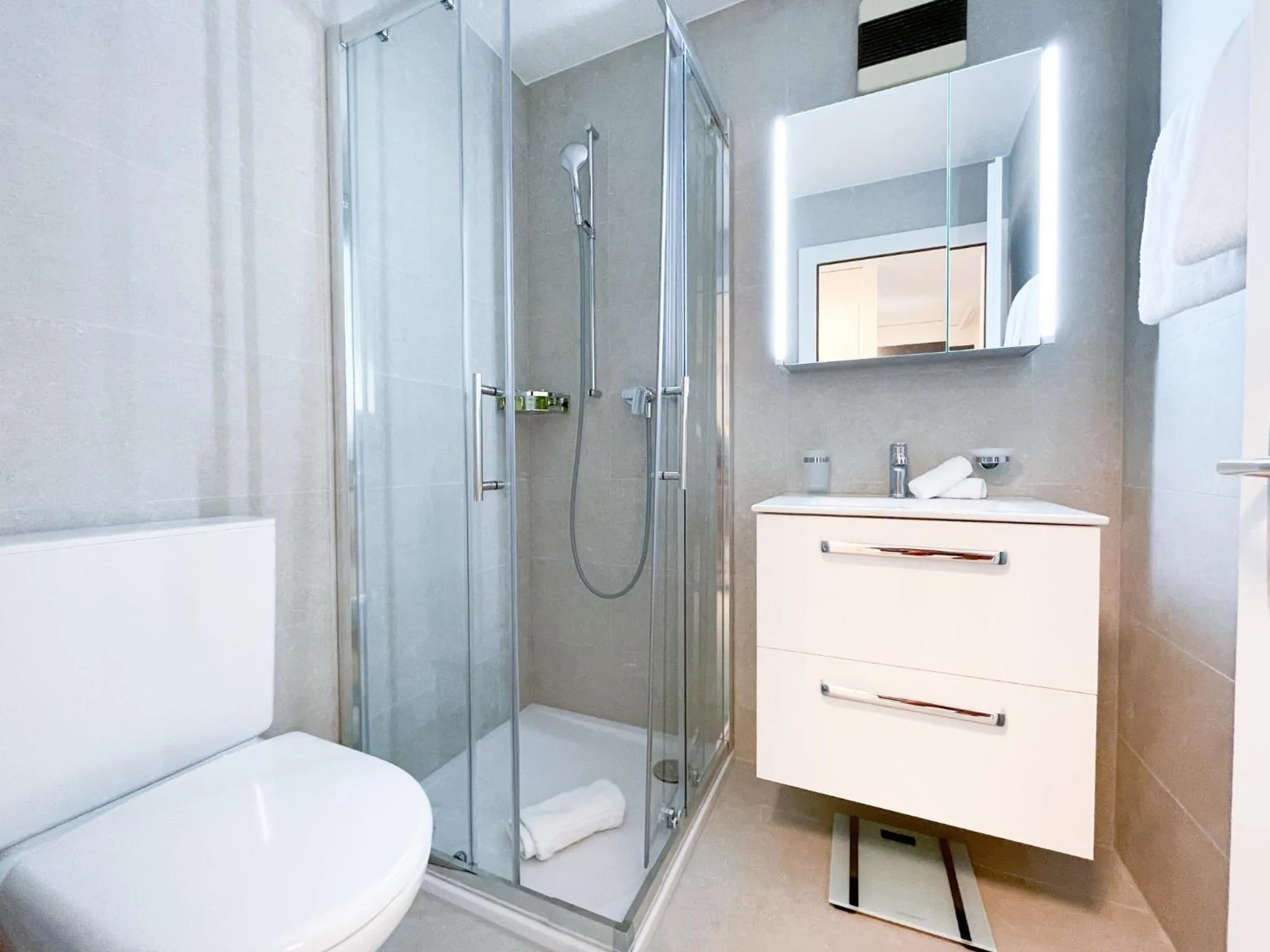 Bathroom in Hôtel des Bains de Saillon