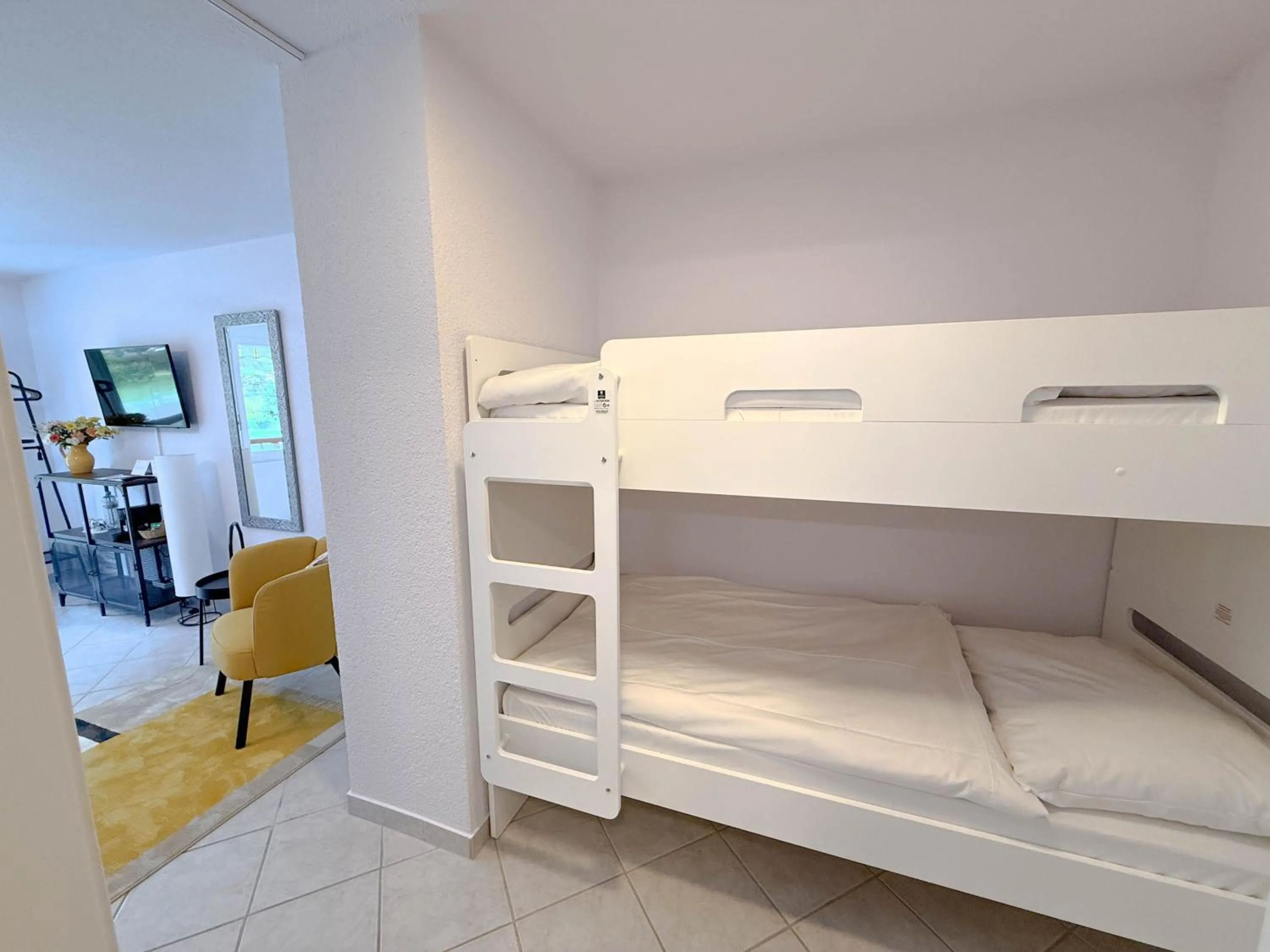 bunk bed, Bed in Hôtel des Bains de Saillon