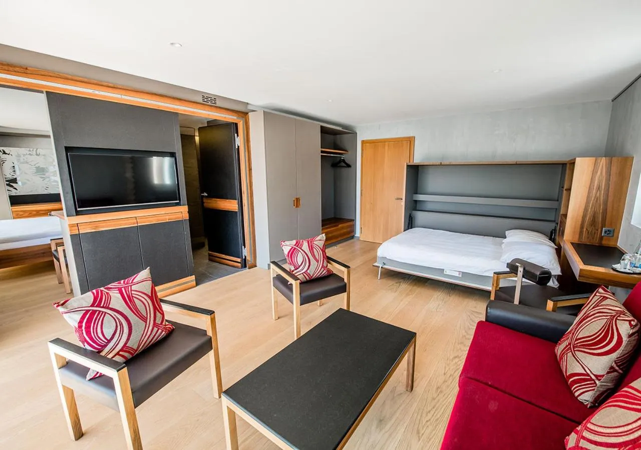 TV and multimedia, Bed in Hôtel des Bains de Saillon