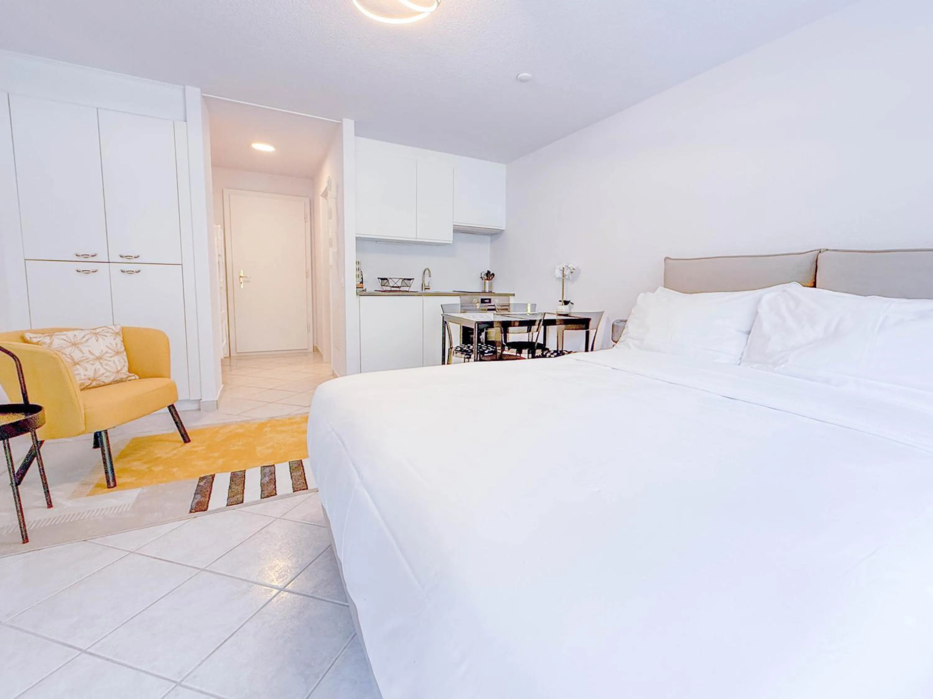 Bed in Hôtel des Bains de Saillon