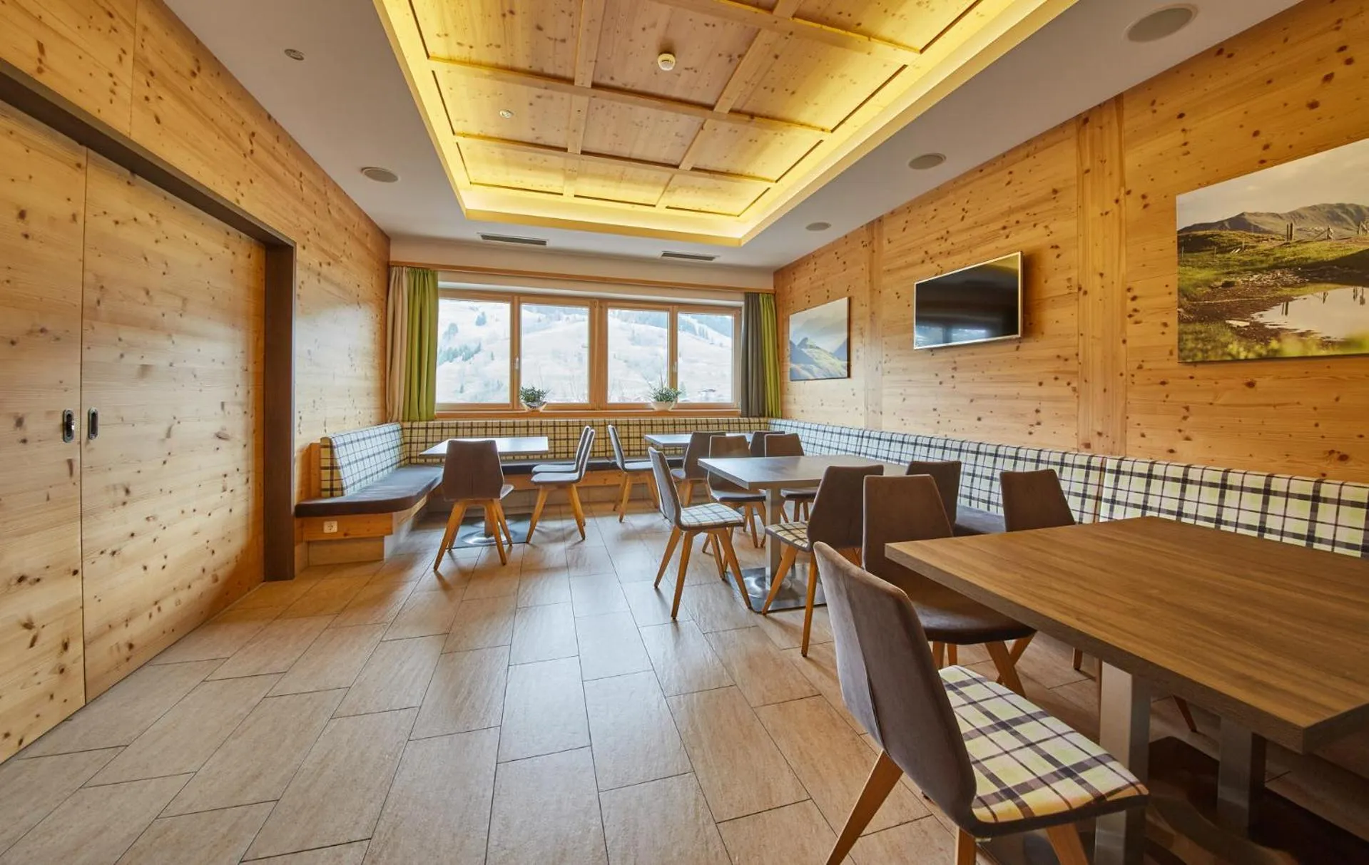 Restaurant/places to eat in Am Mitteregghof