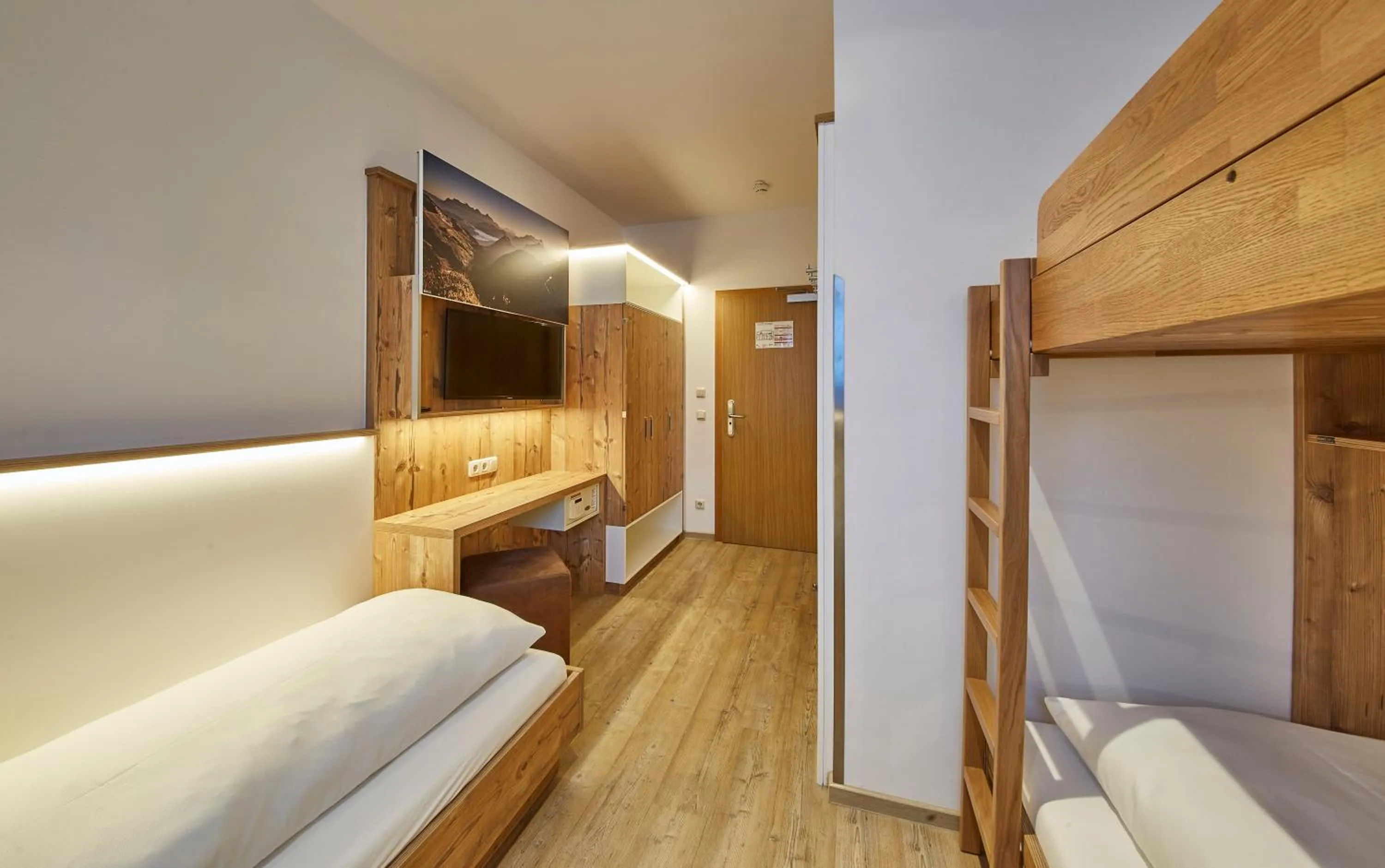 bunk bed, Bed in Am Mitteregghof