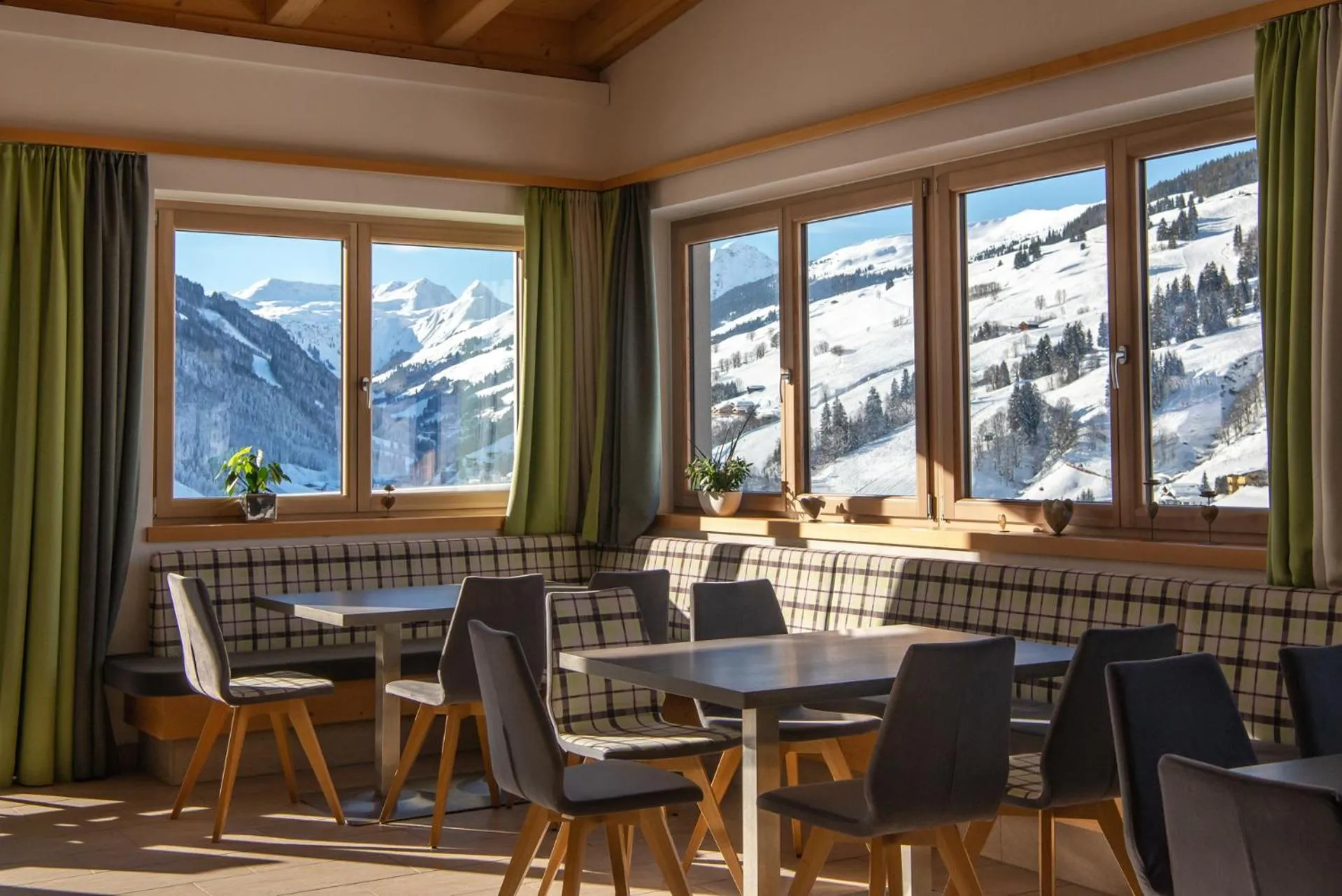 Restaurant/places to eat in Am Mitteregghof