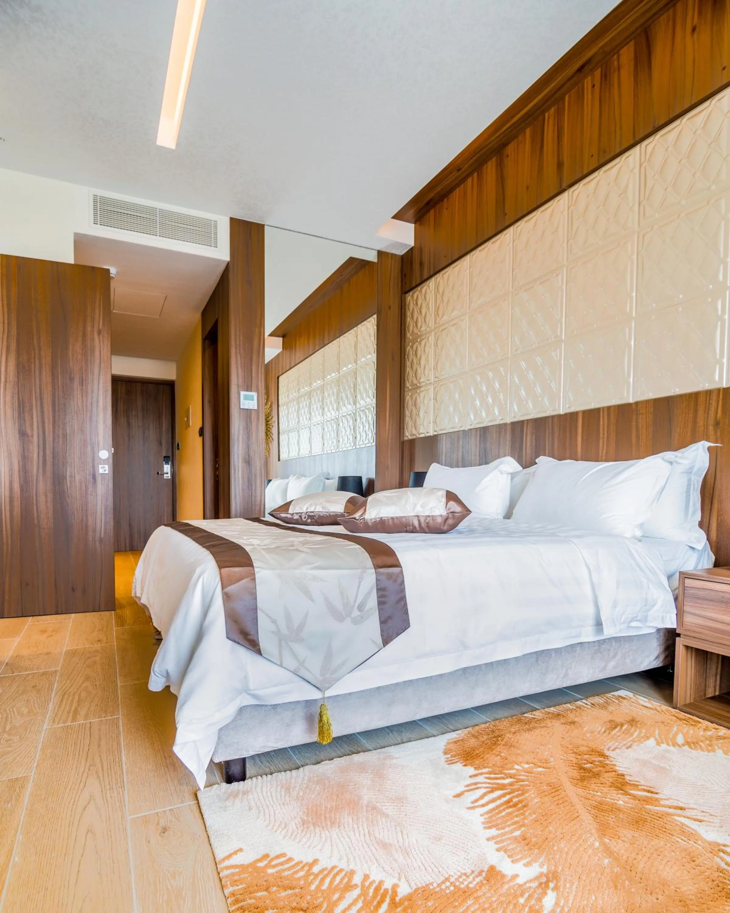 Bedroom, Bed in Leonardo Boutique Hotel Larnaca