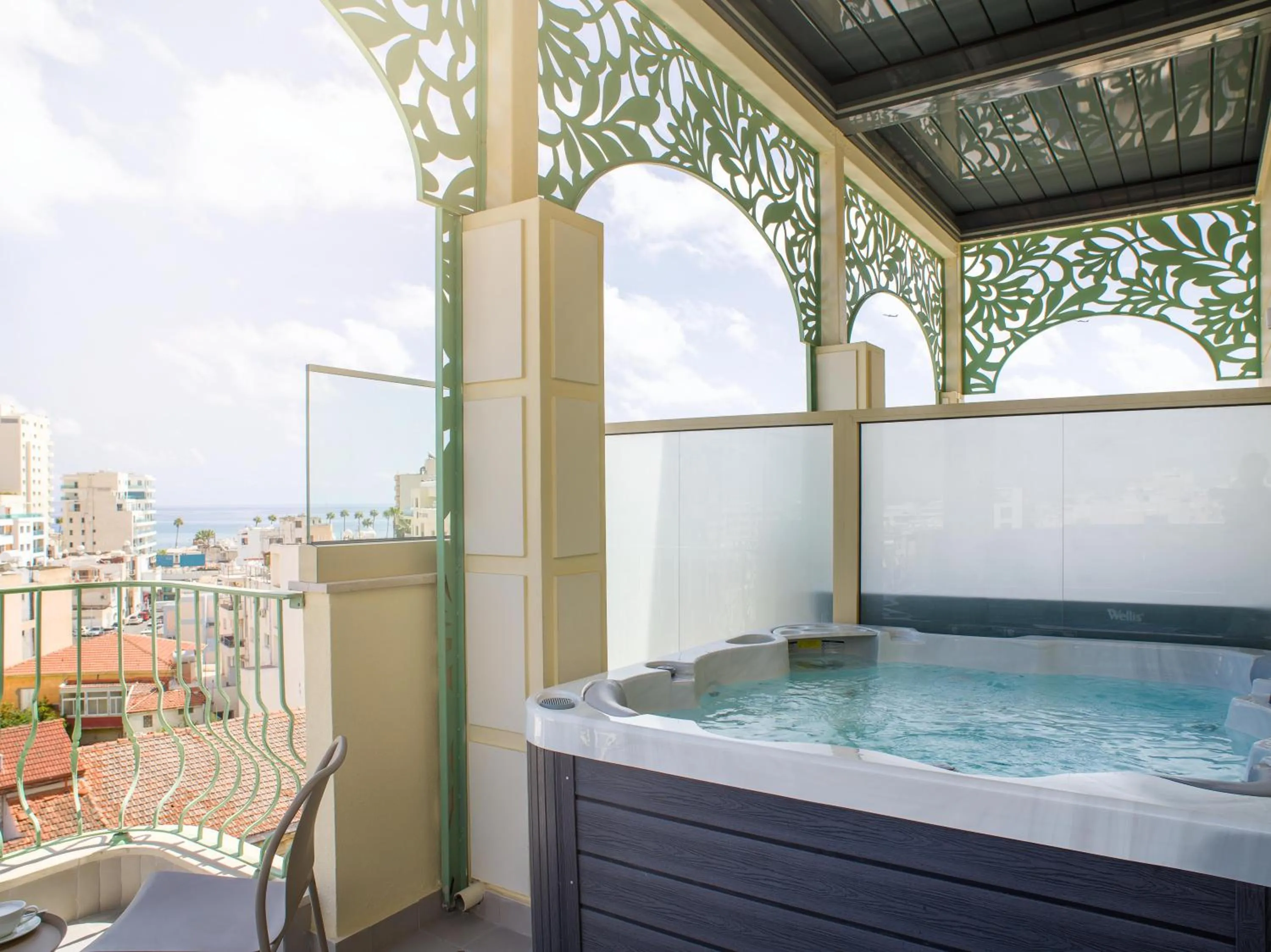 Hot Tub in Leonardo Boutique Hotel Larnaca