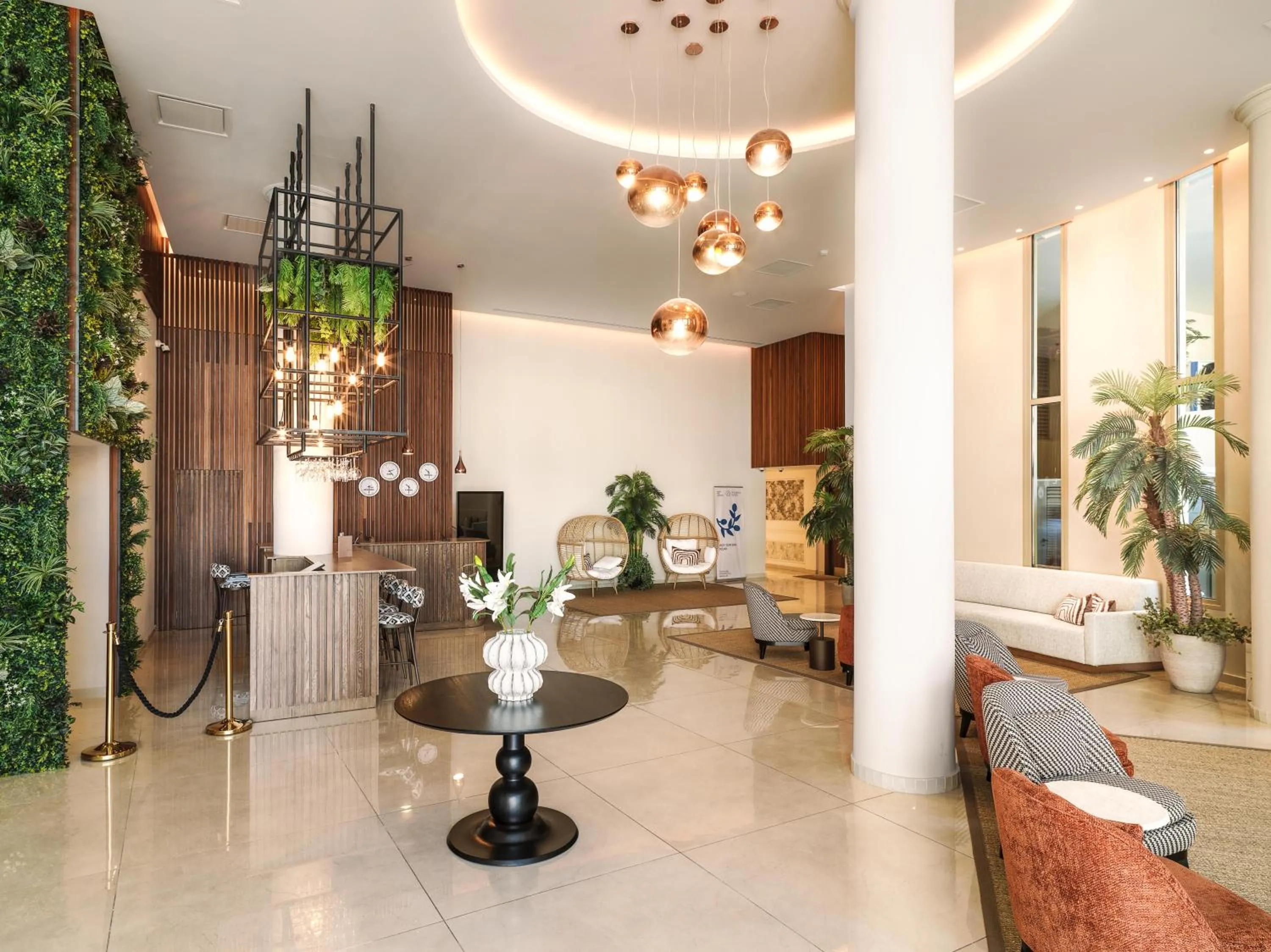 Restaurant/places to eat in Leonardo Boutique Hotel Larnaca